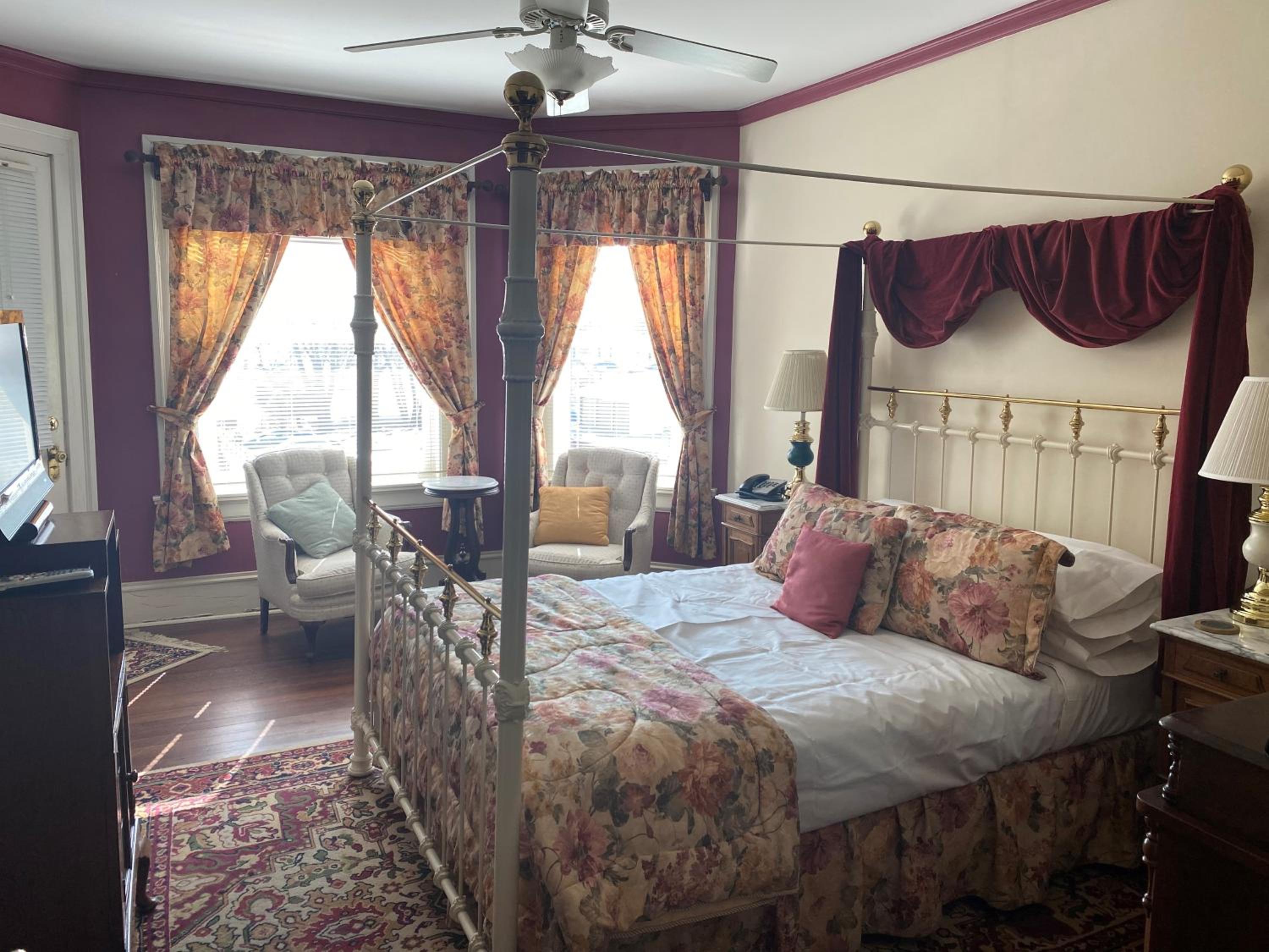 Inn at 835 Boutique Hotel