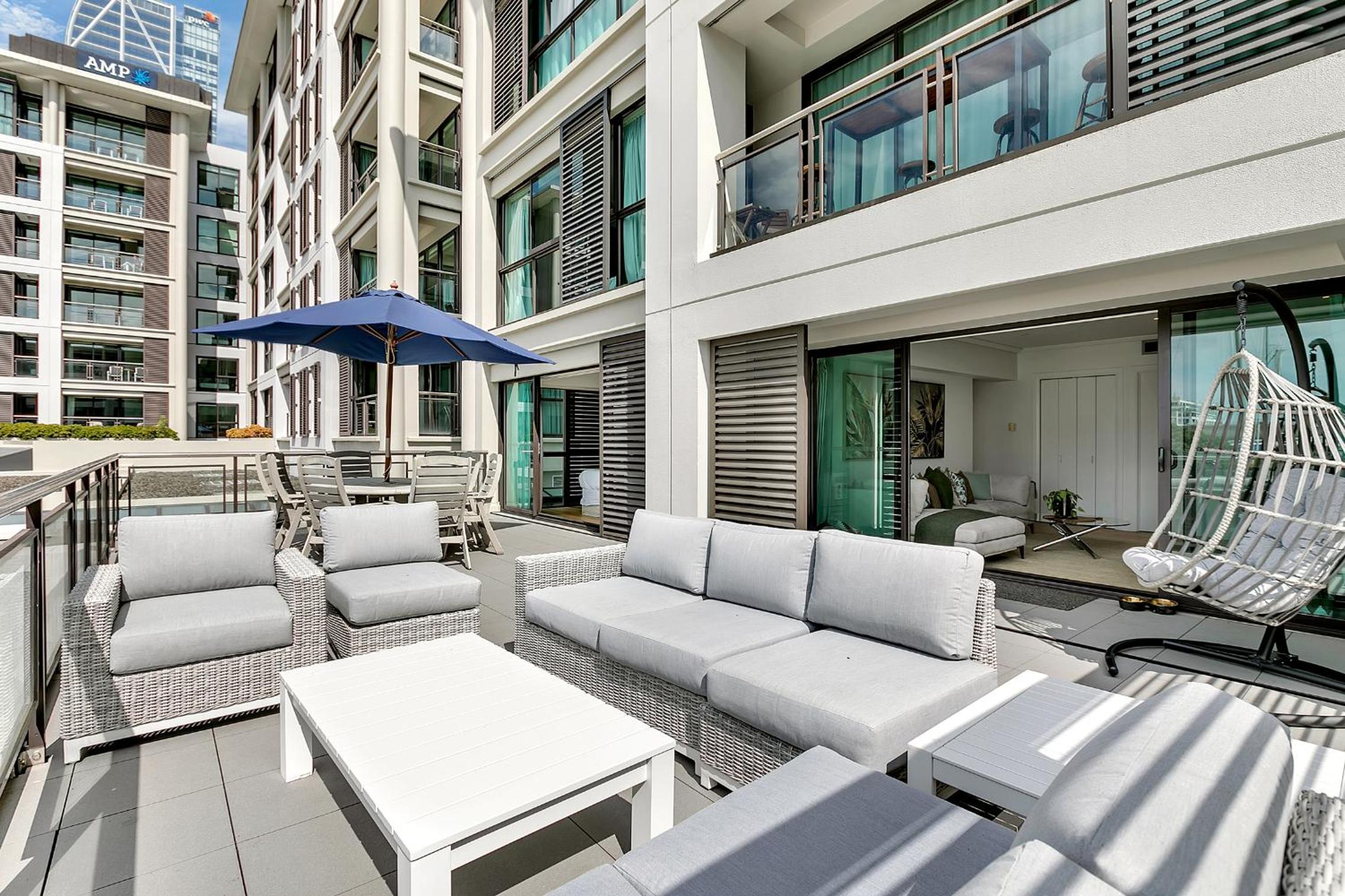 Ultimate outdoor-living Urban Getaway! 1 Carpark — Auckland
