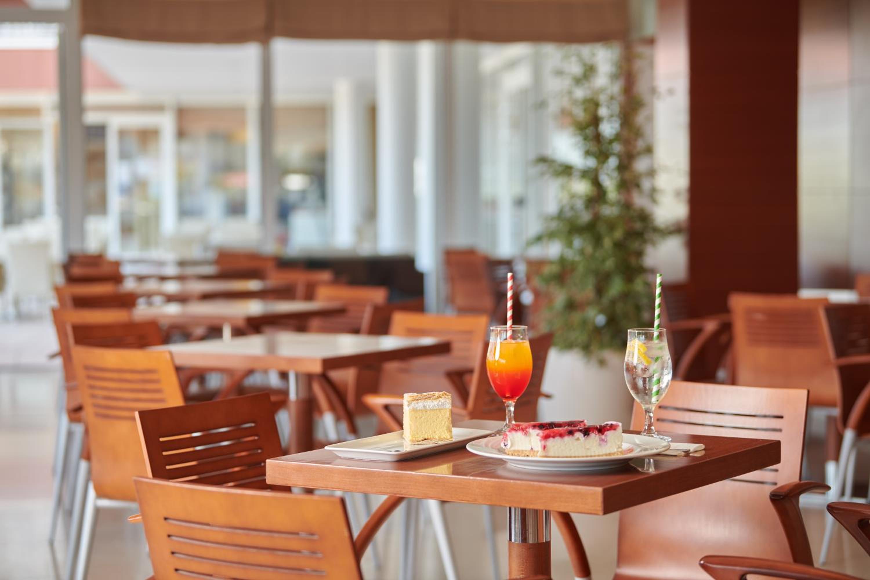 Hotel Albatros Plava Laguna - Property Image 17