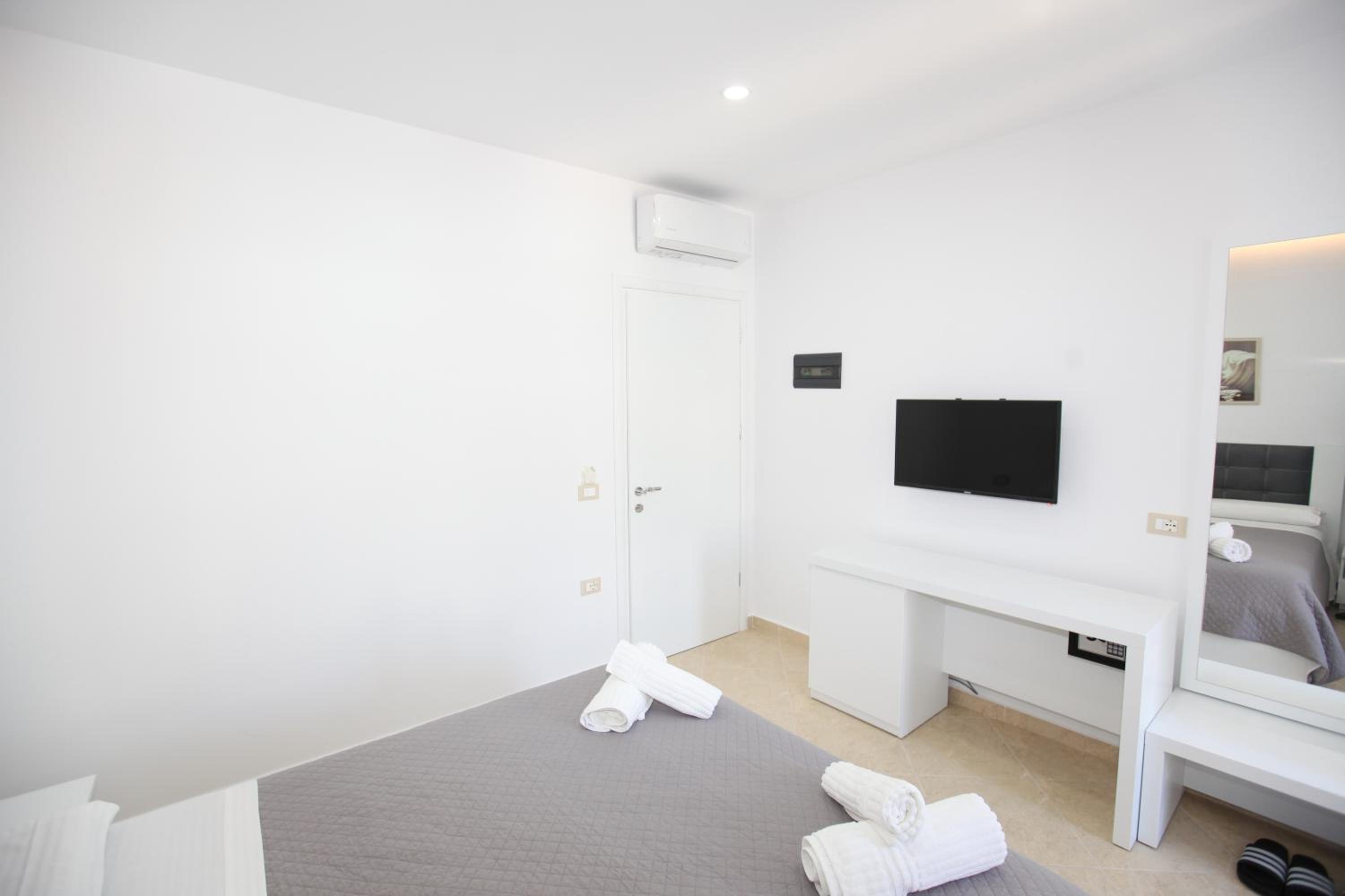 Nika Hotel