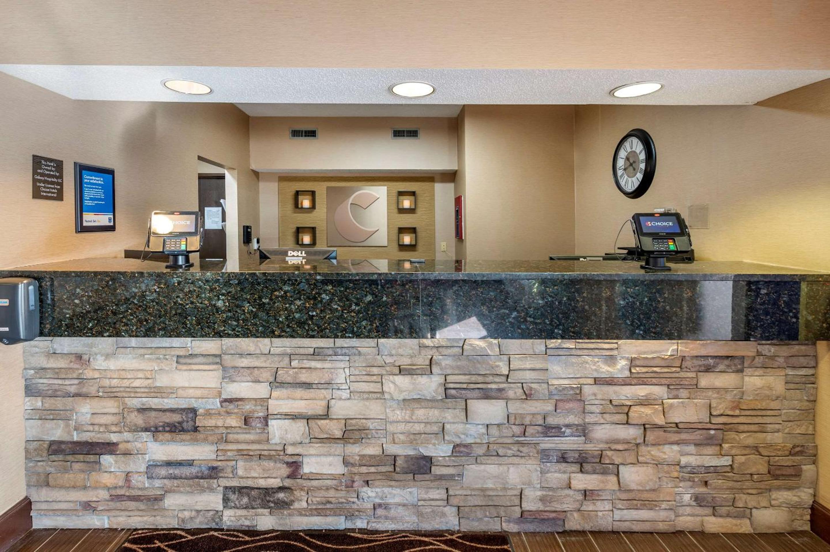 Comfort Inn Shelbyville North view 5
