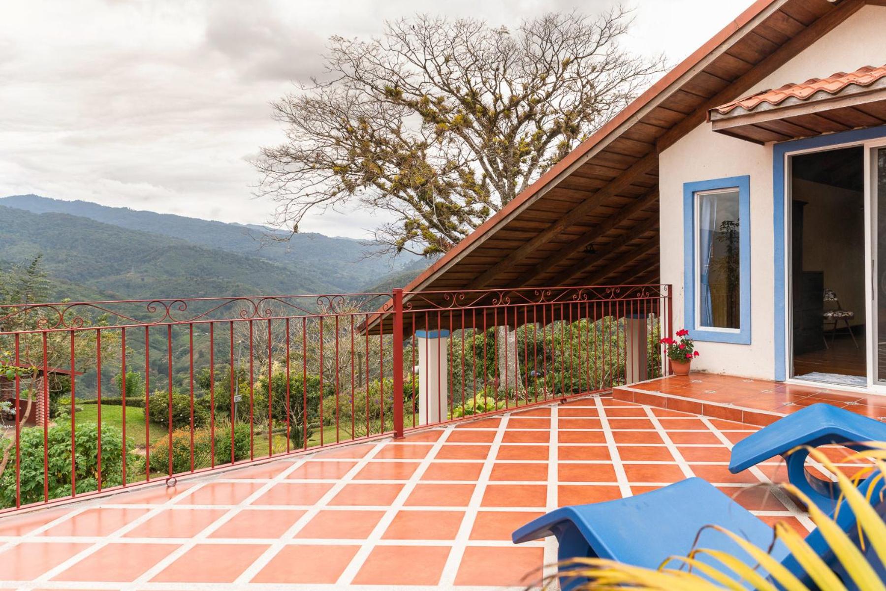 Casa Bartzis, Close to Orosi and Tapanti National Park