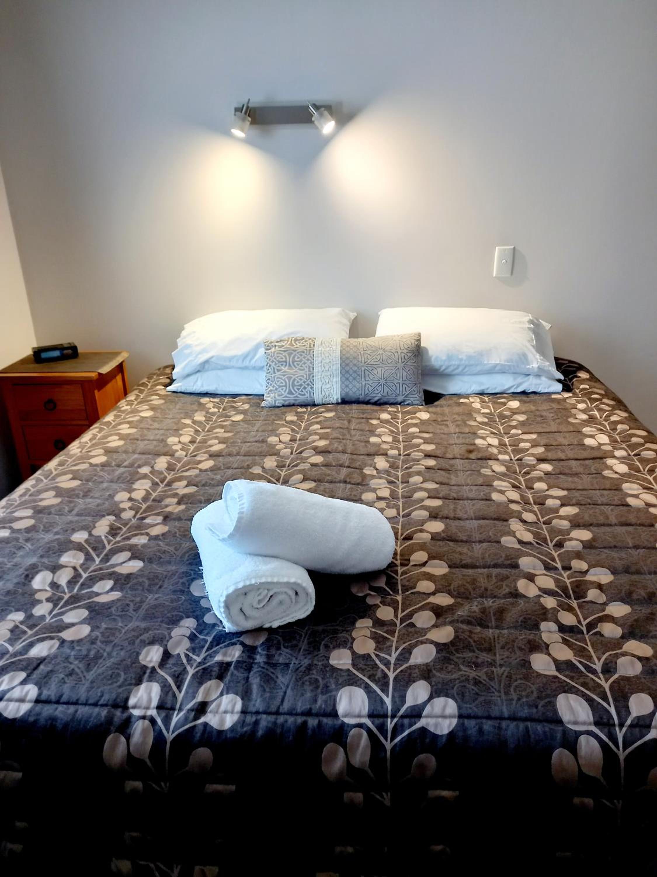 Academy Lodge Motel