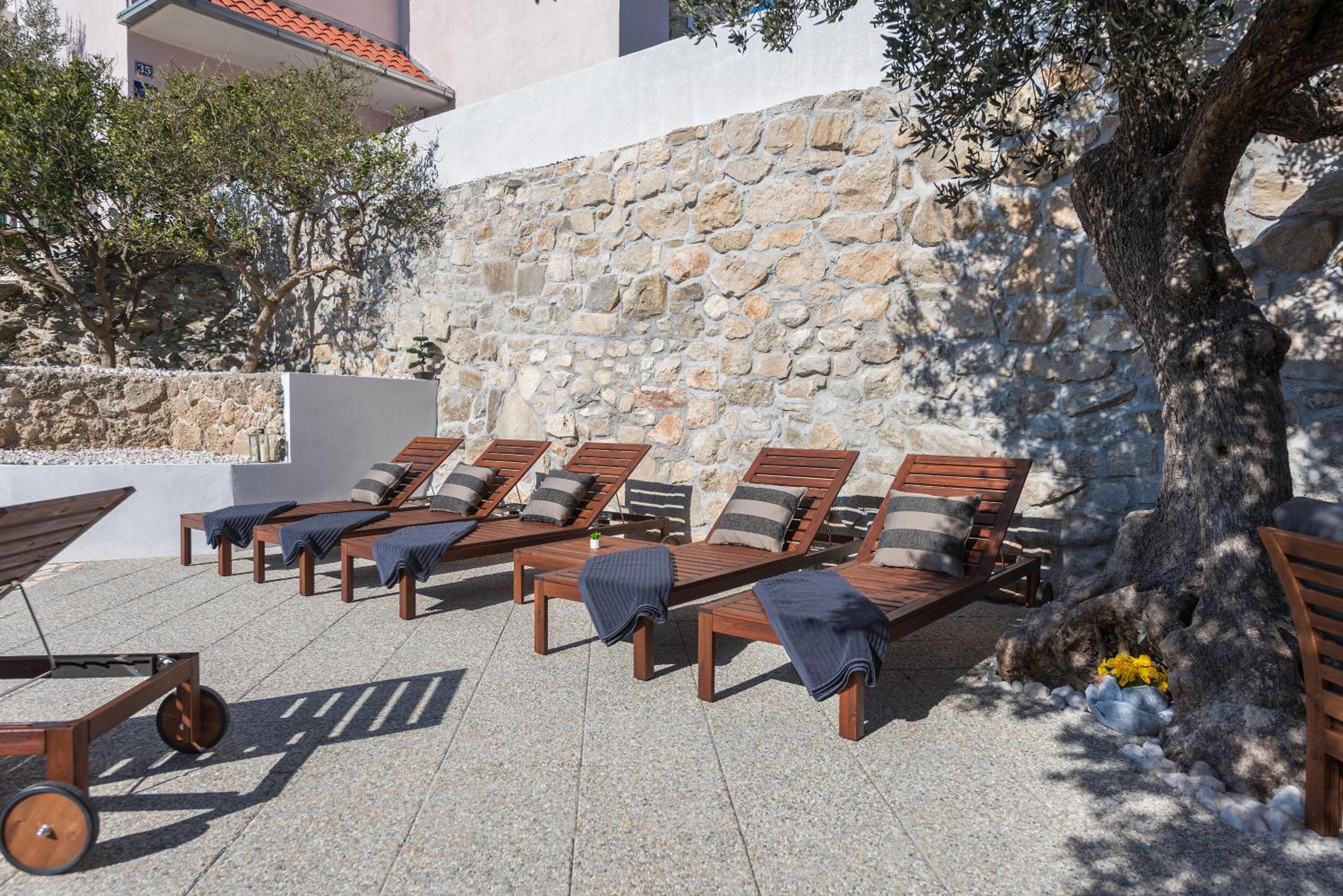 Villa Petra Apartment with private pool view 3