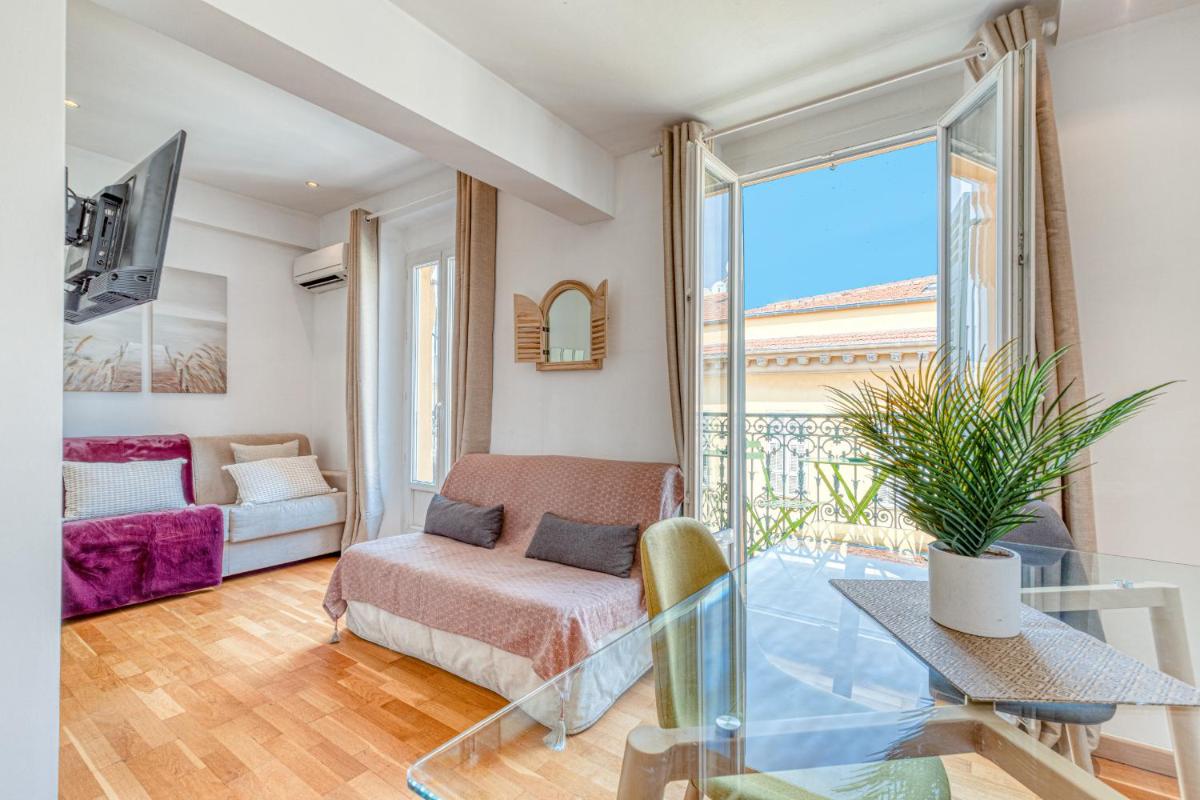 Massena Street - 1 Bdr Duplex with AC & Parking photo 1