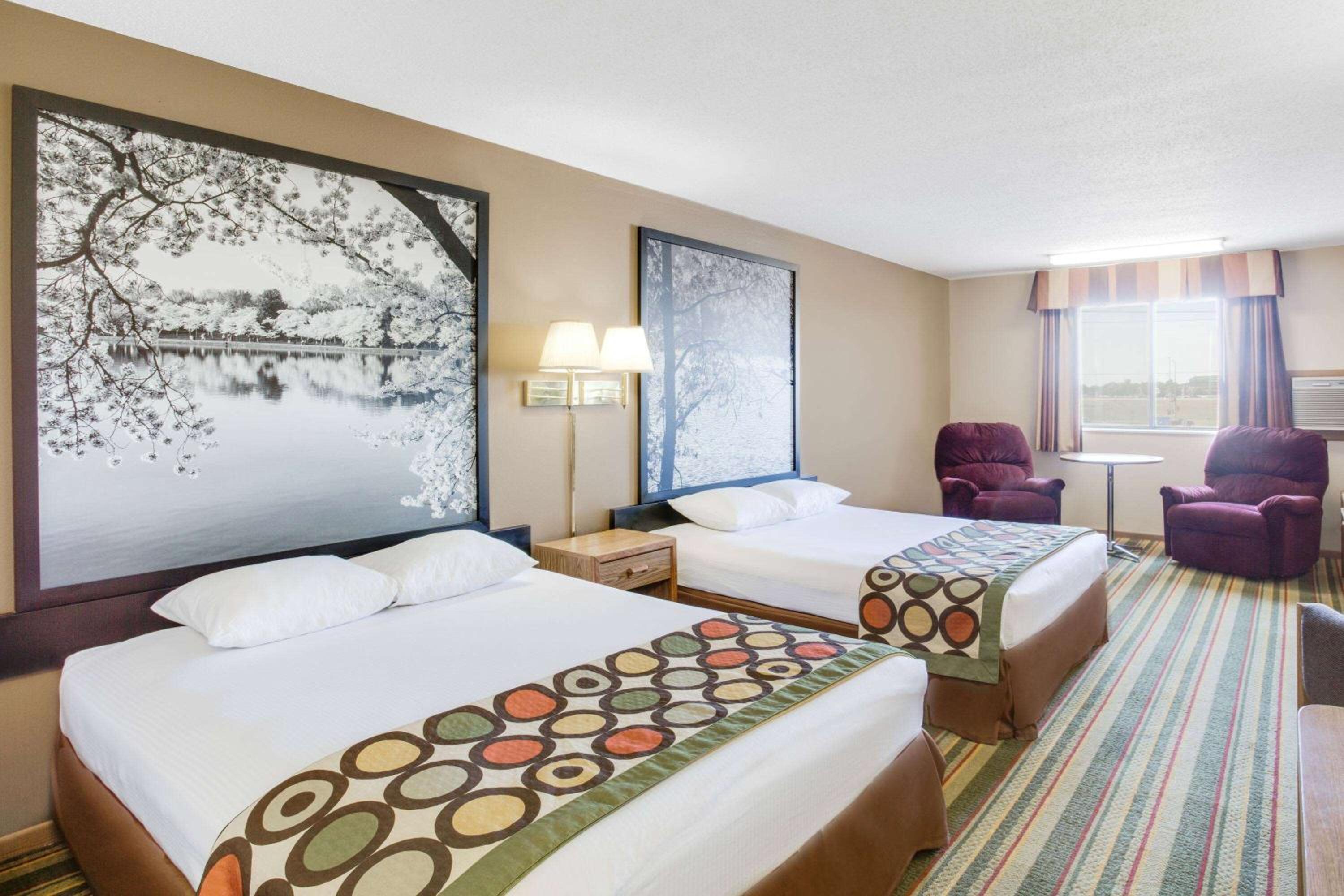 Mitchell Vacations - Super 8 by Wyndham Mitchell - Property Image 17