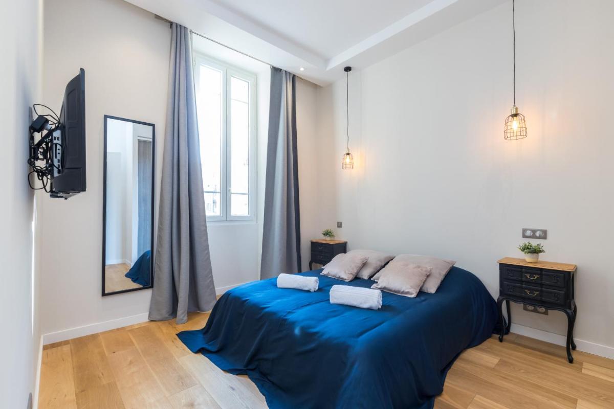 Brand New 1 Bdr Place du Pin photo 4