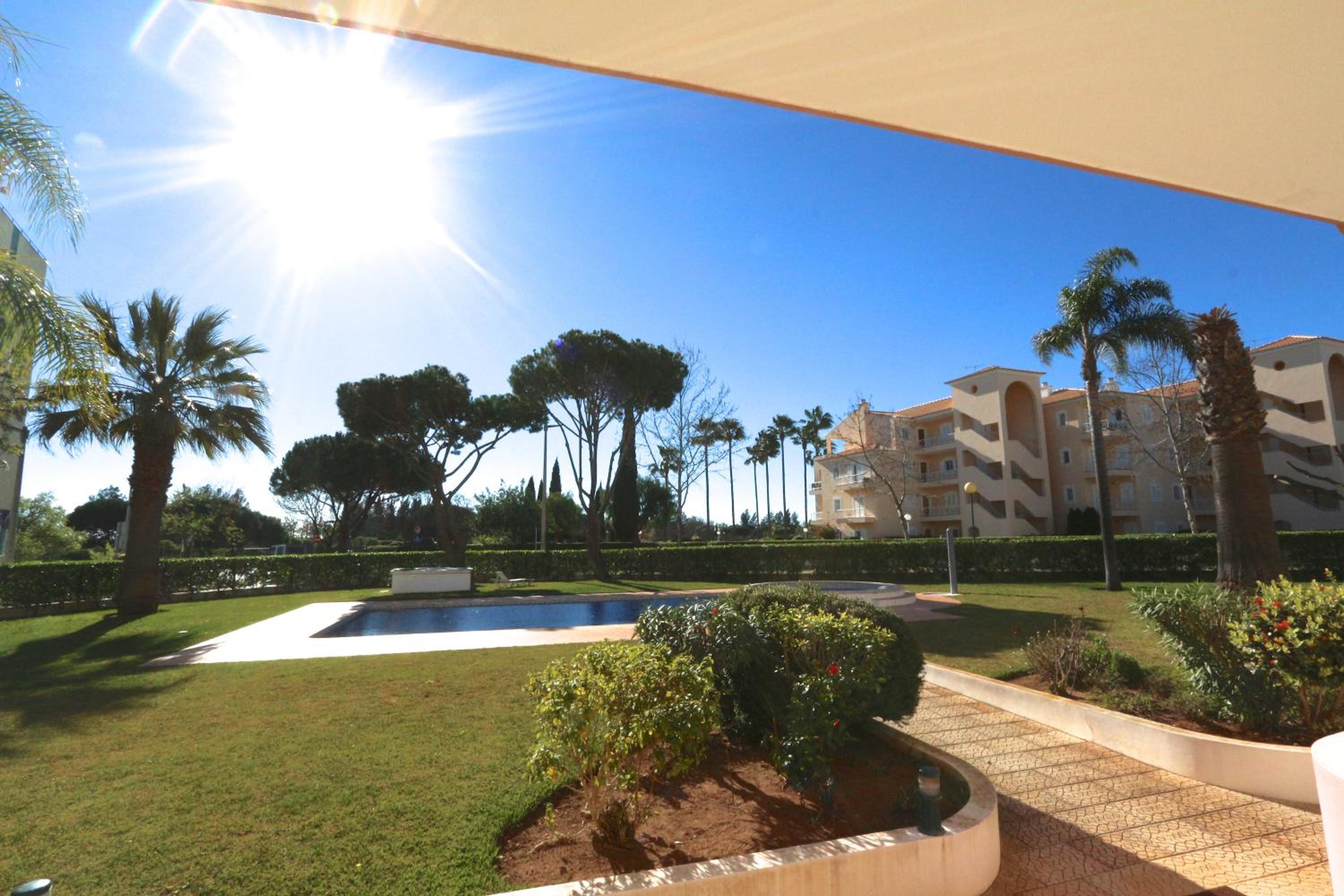 Protea 214-CleverDetails, Located in heart of Vilamoura Sleeps 2 adults, 1child view 3