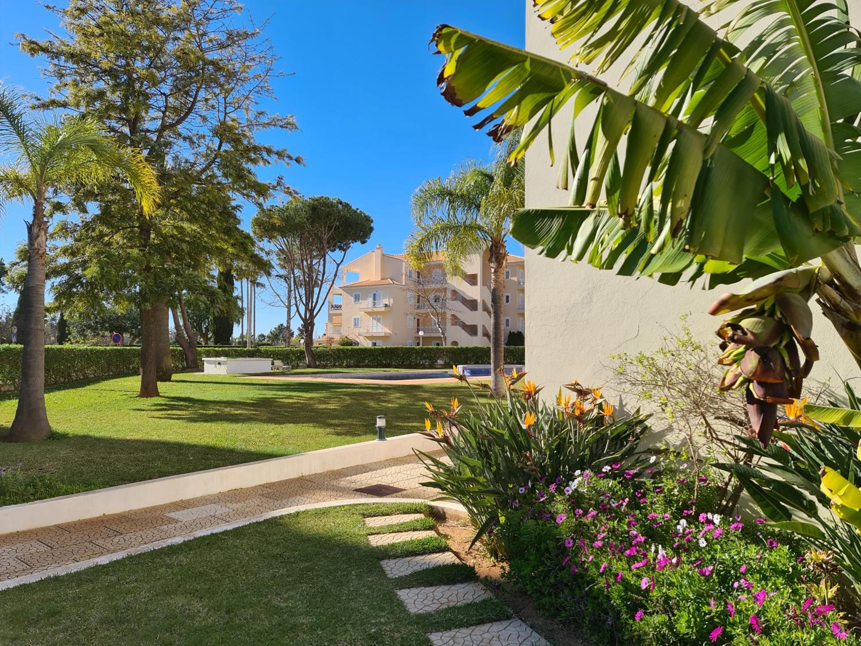 Protea 214-CleverDetails, Located in heart of Vilamoura Sleeps 2 adults, 1child view 5