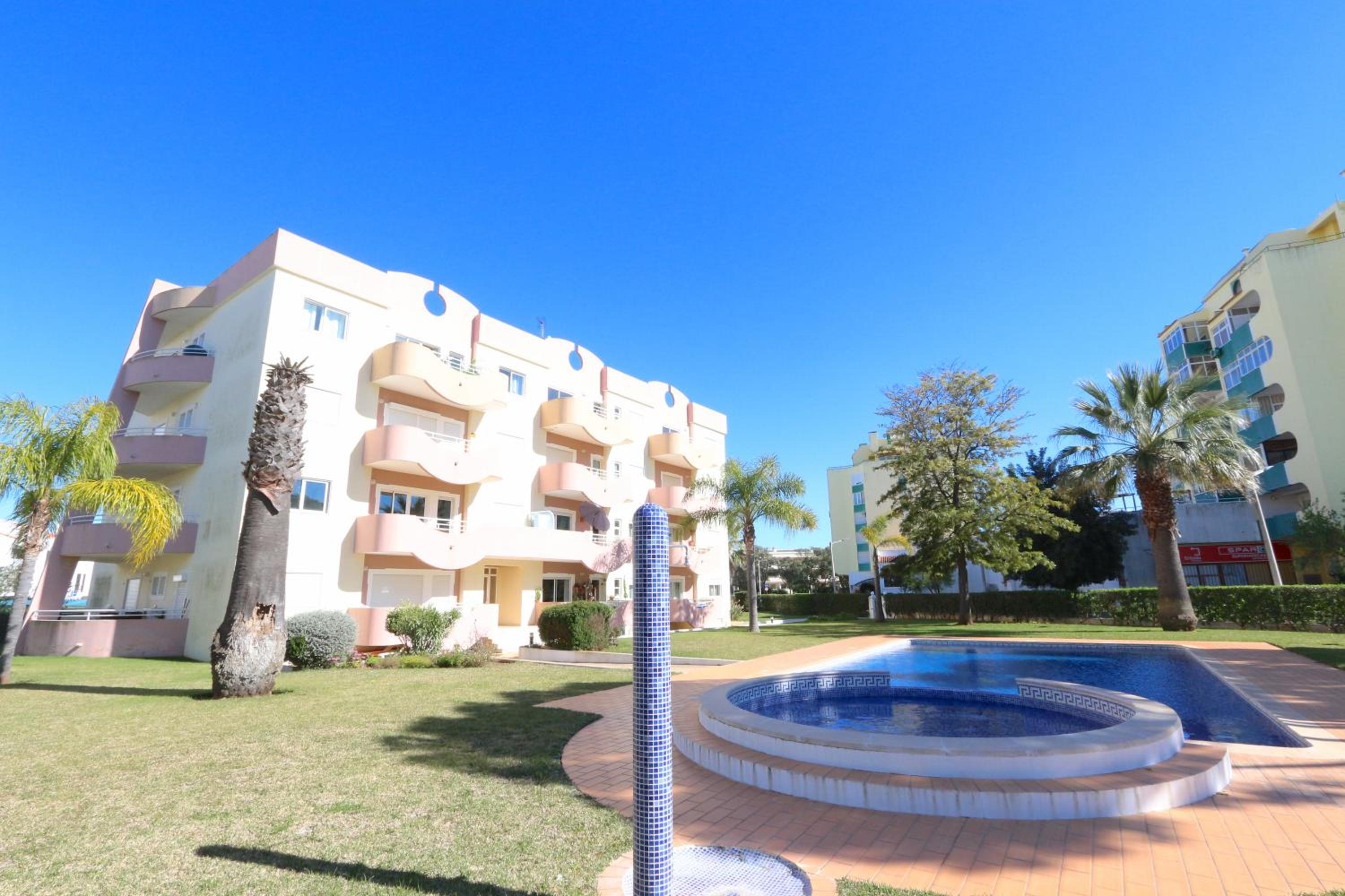Protea 214-CleverDetails, Located in heart of Vilamoura Sleeps 2 adults, 1child view 4