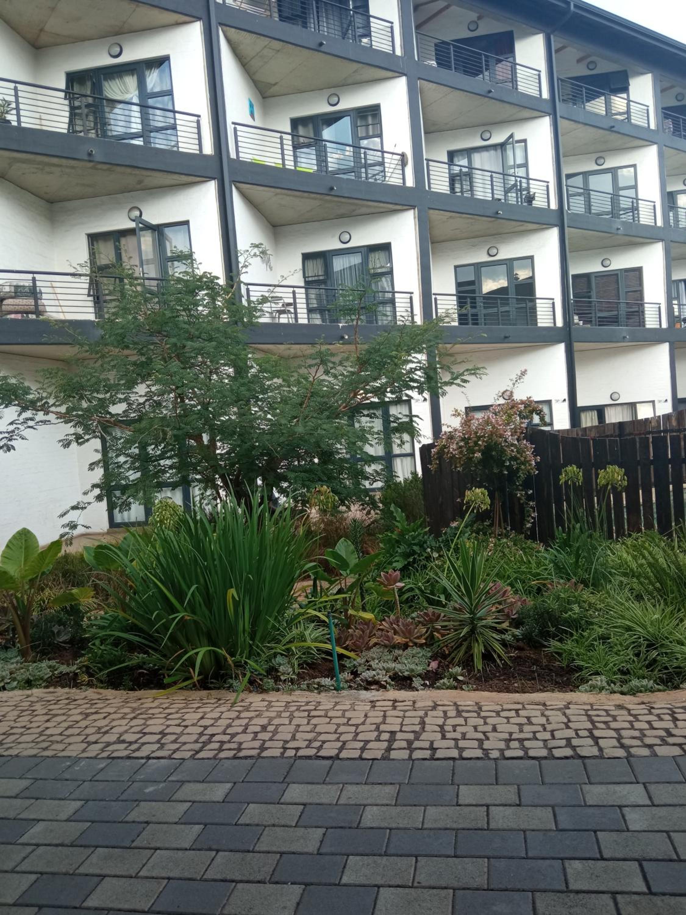 Royal Stina Hotel-style with Swimming pool