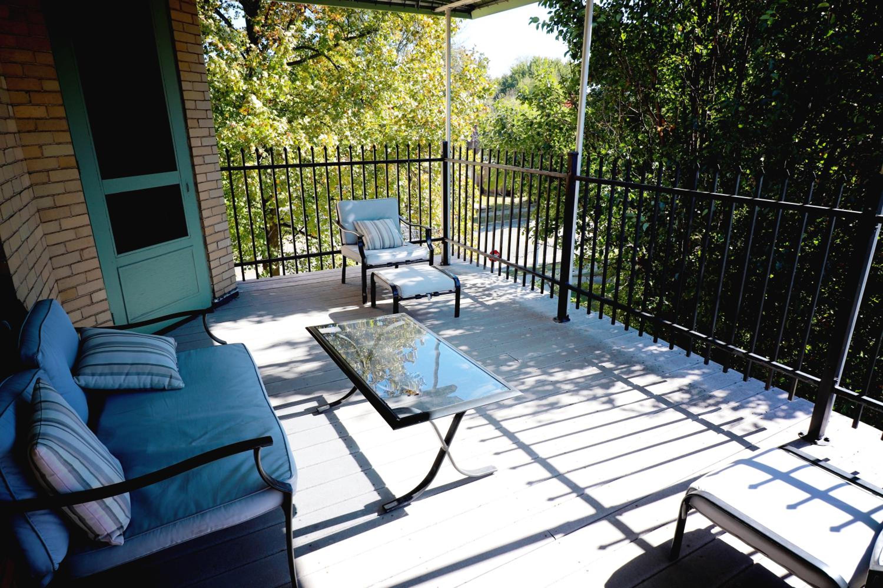 Inn at 835 Boutique Hotel
