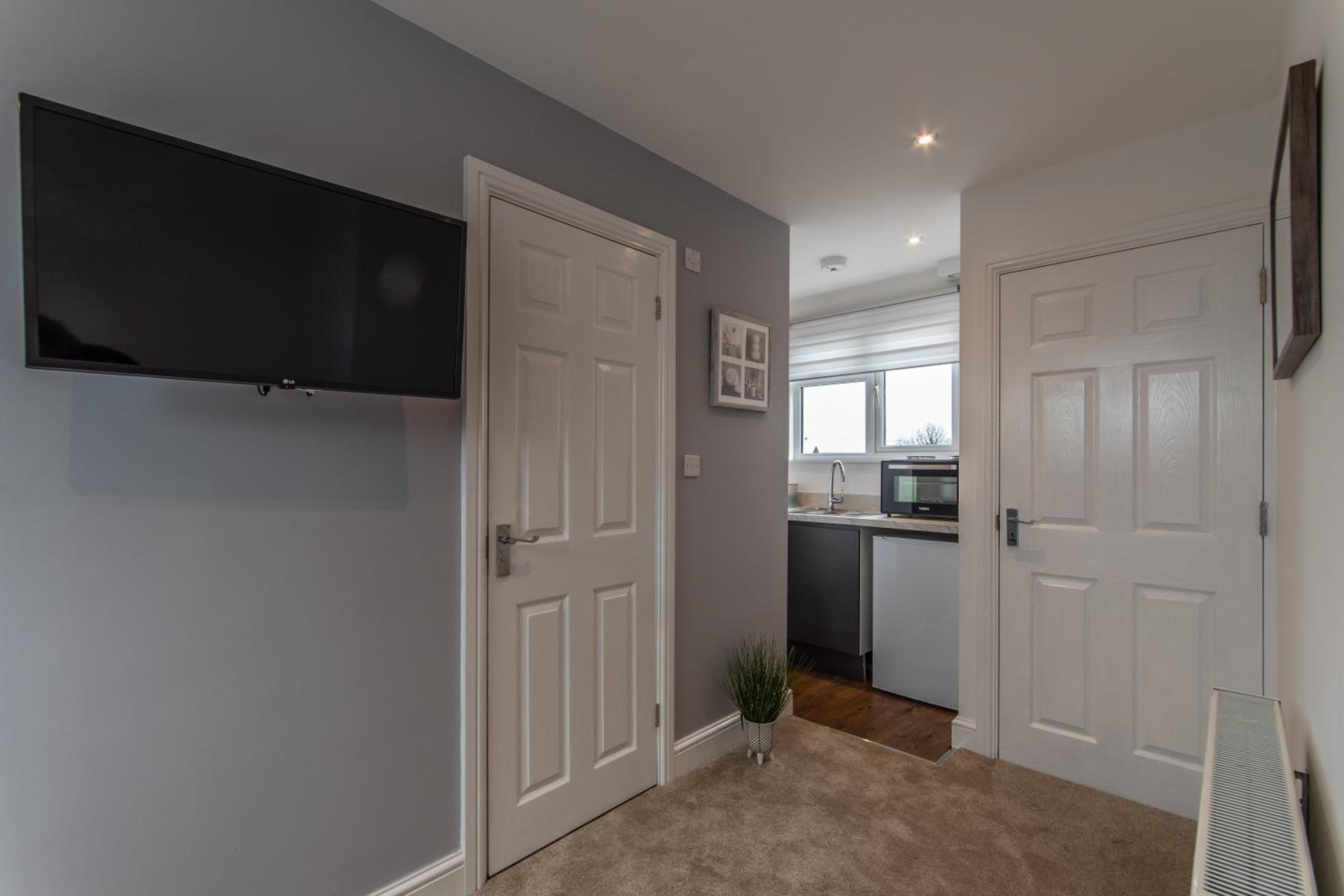Super cosy self-catering studio flat view 5