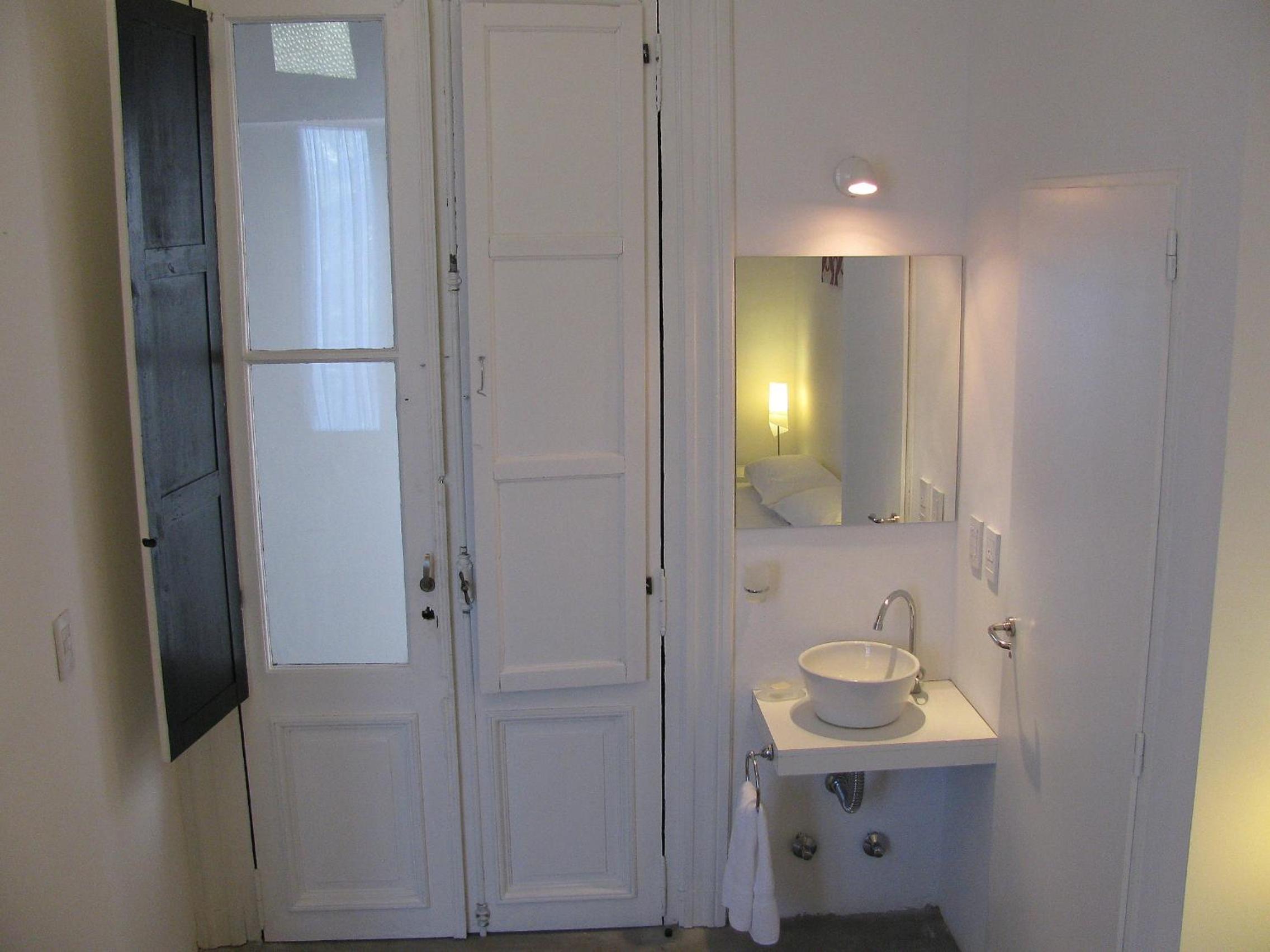 06 Soho Suites
