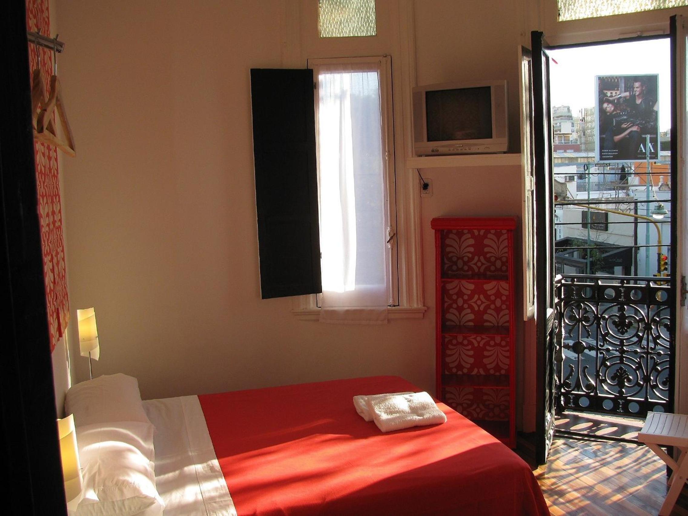 06 Soho Suites