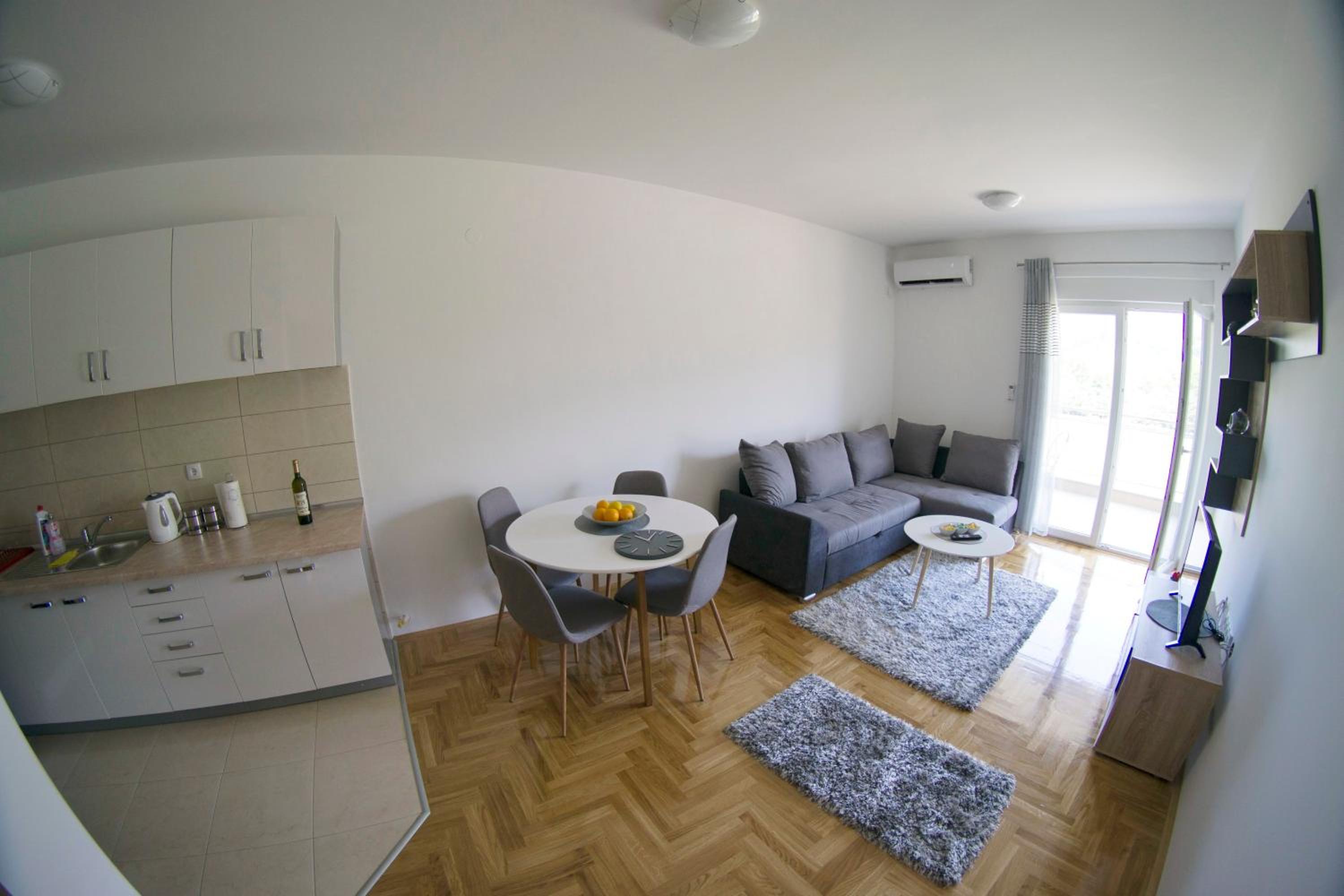 Apartman L&R view 2