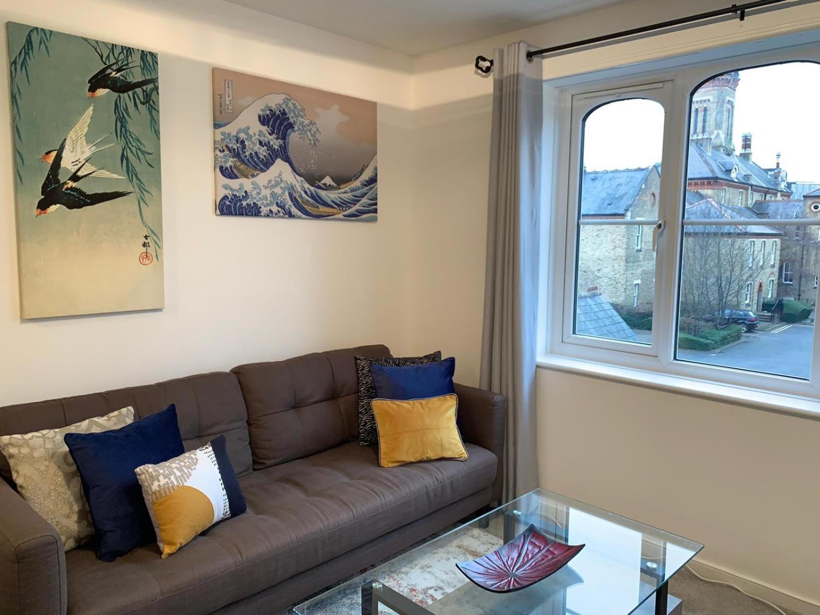 Watford Gemini - Eton 1 - Nr Watford Junction, M1 ,M25 view 3