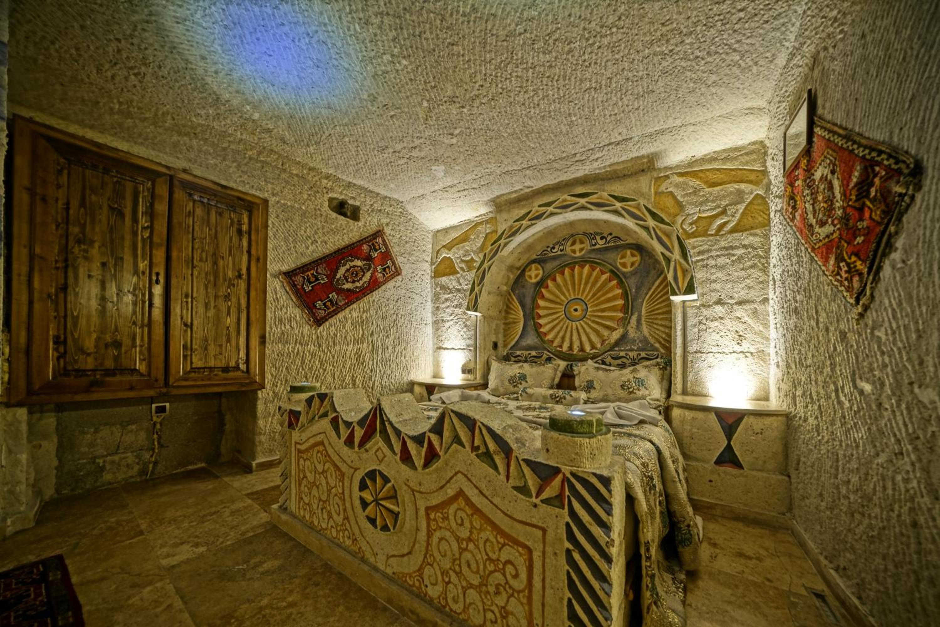 Kayatas Cave Suites - Image 138