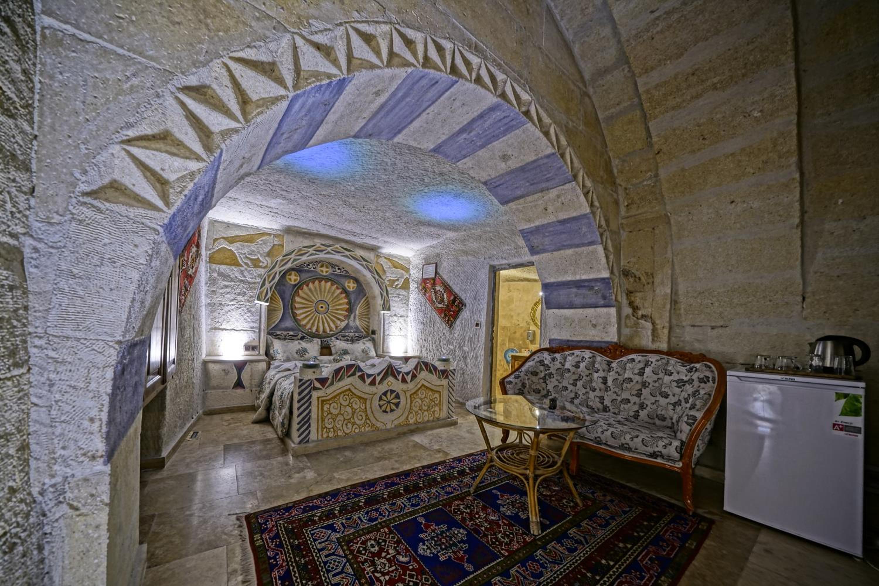 Kayatas Cave Suites - Image 89
