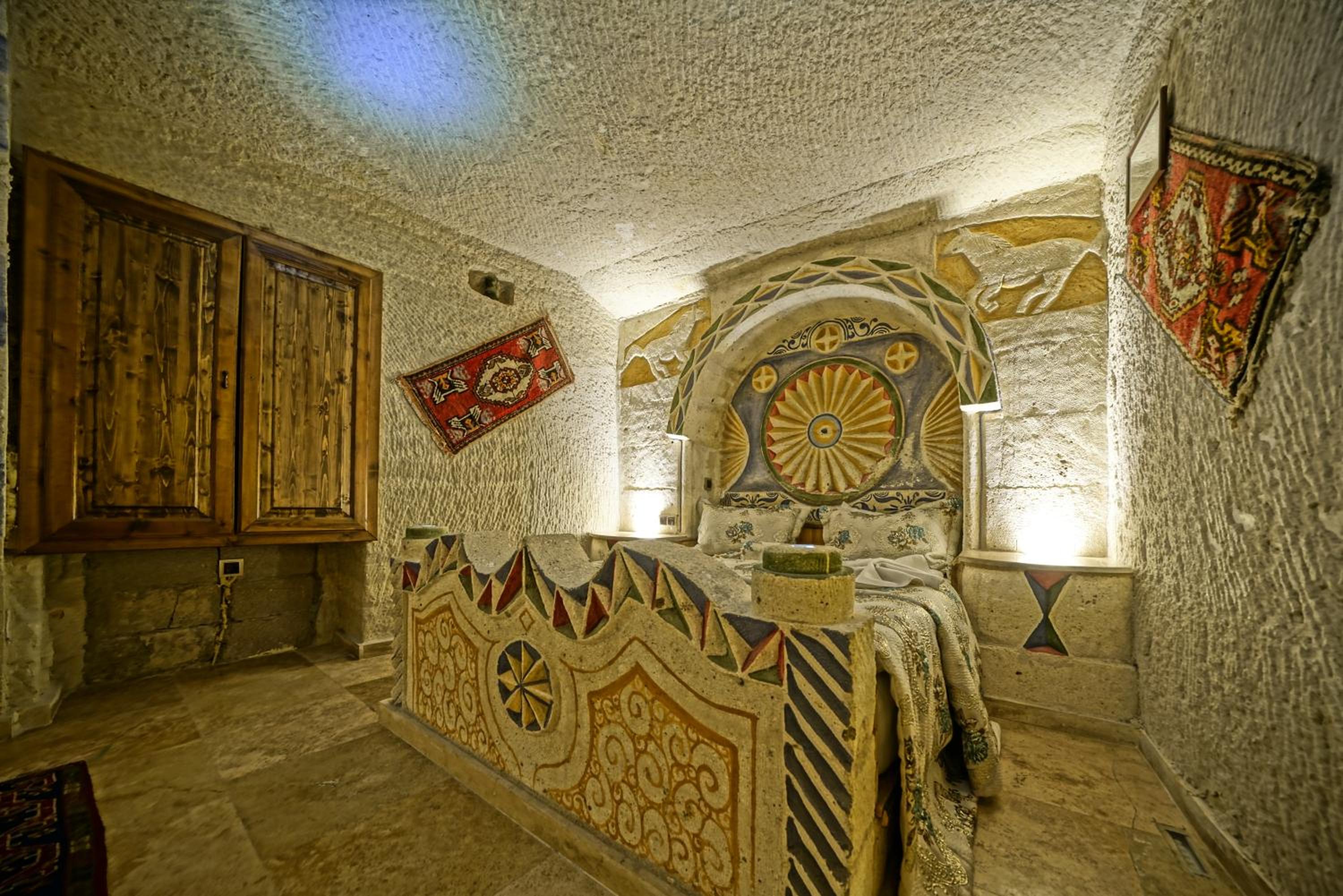 Kayatas Cave Suites - Image 61