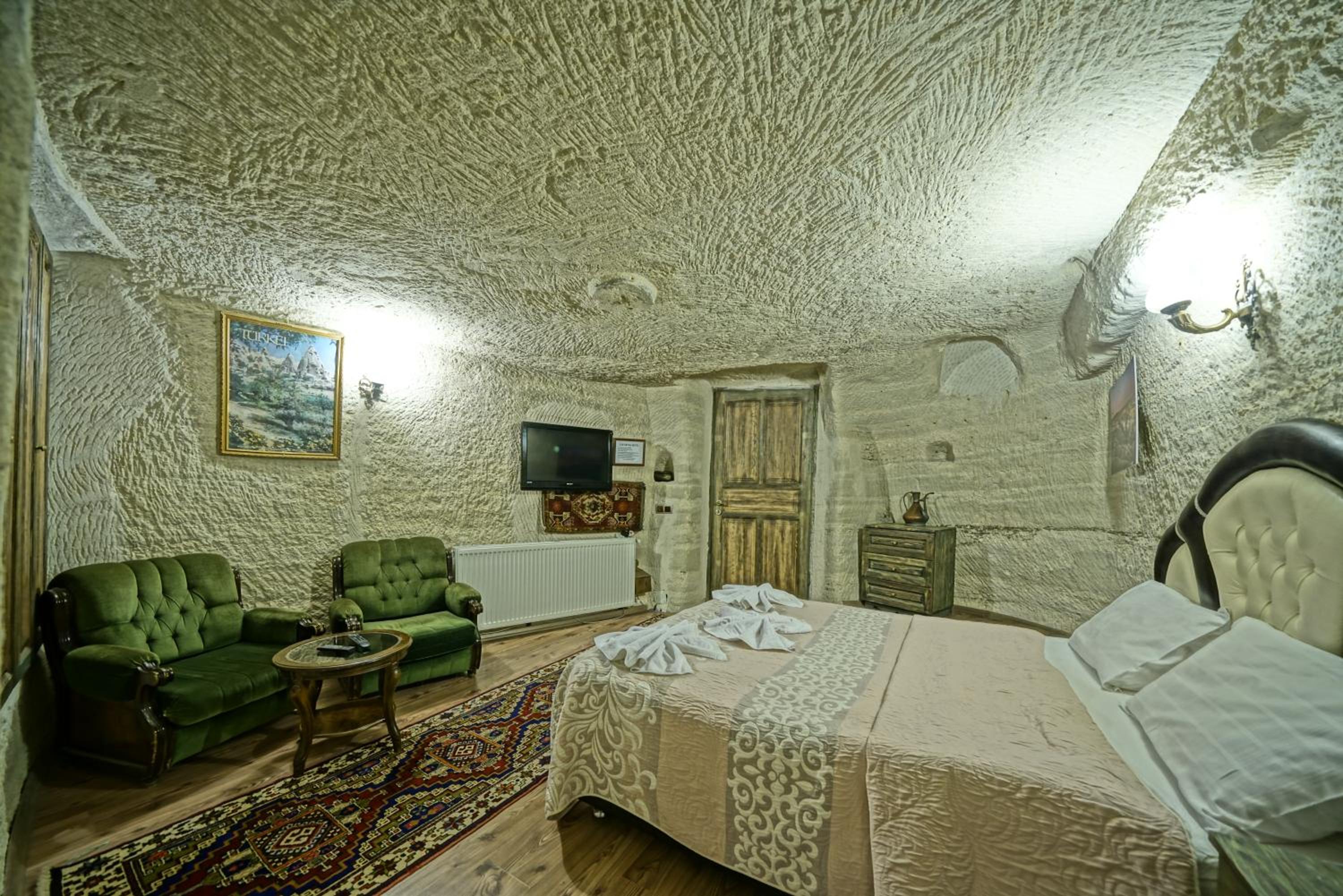 Kayatas Cave Suites - Image 141