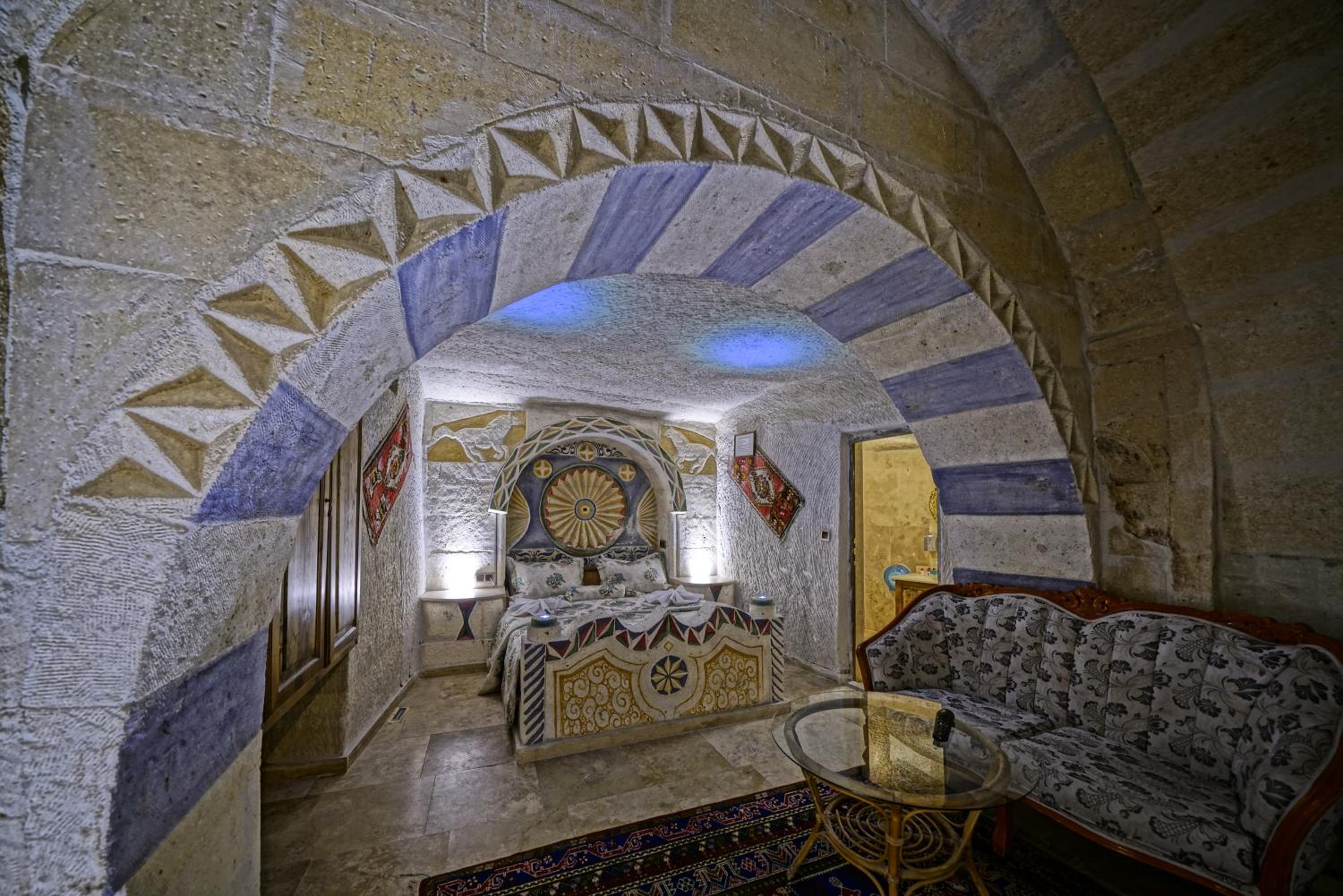 Kayatas Cave Suites - Image 105