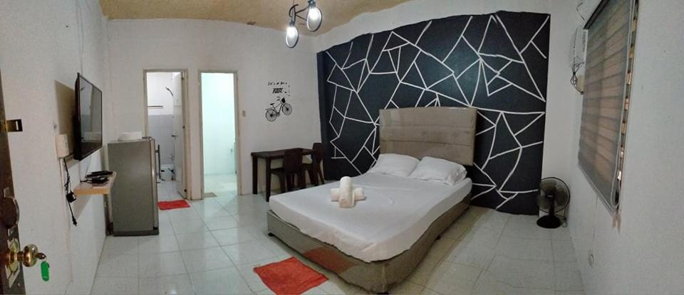 DJCI Apartelle Walk to Robinson & NE Pacific Mall 3 Min to SM Cabanatuan view 3