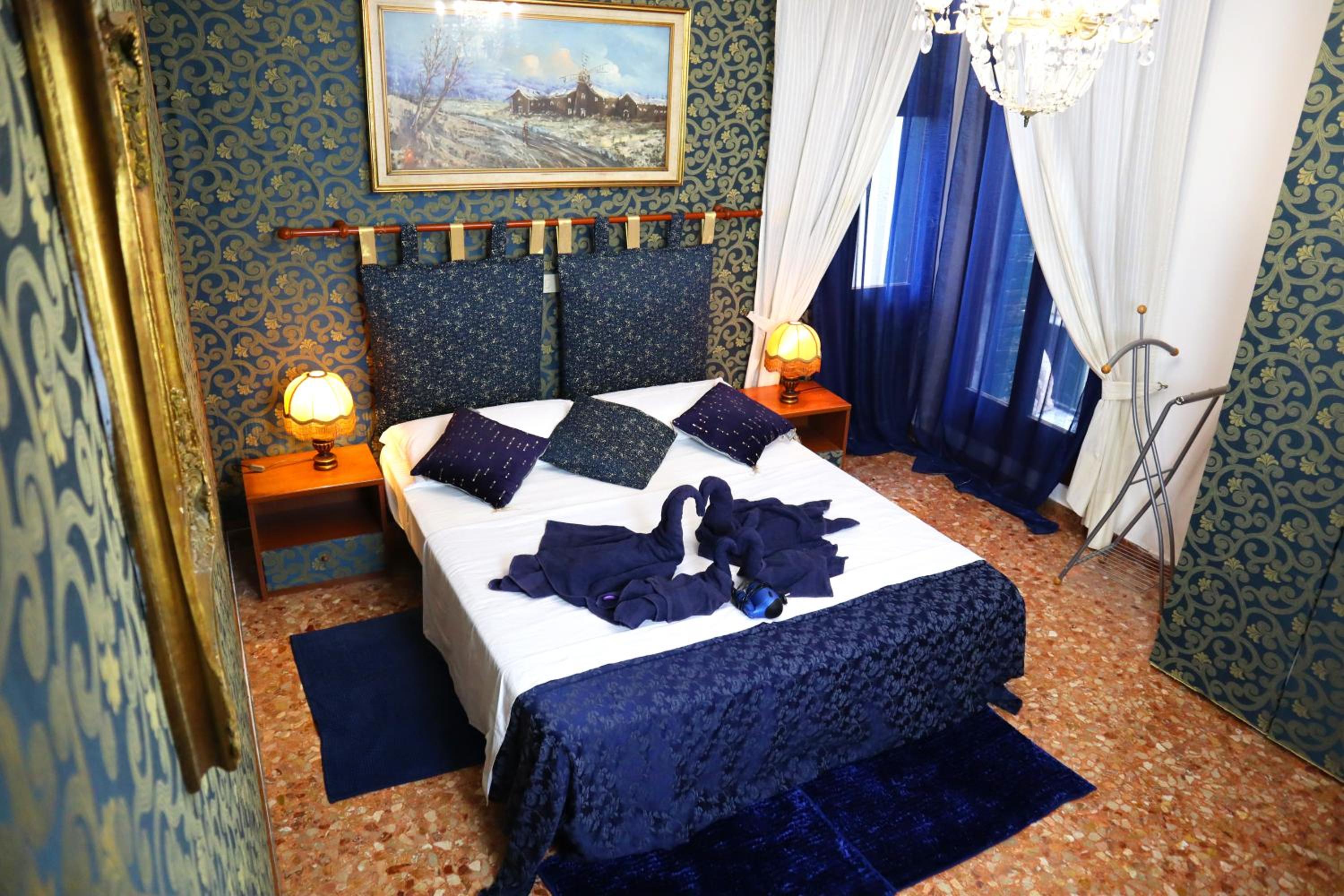 VENICE RAINBOW APARTMENT (RIALTO)