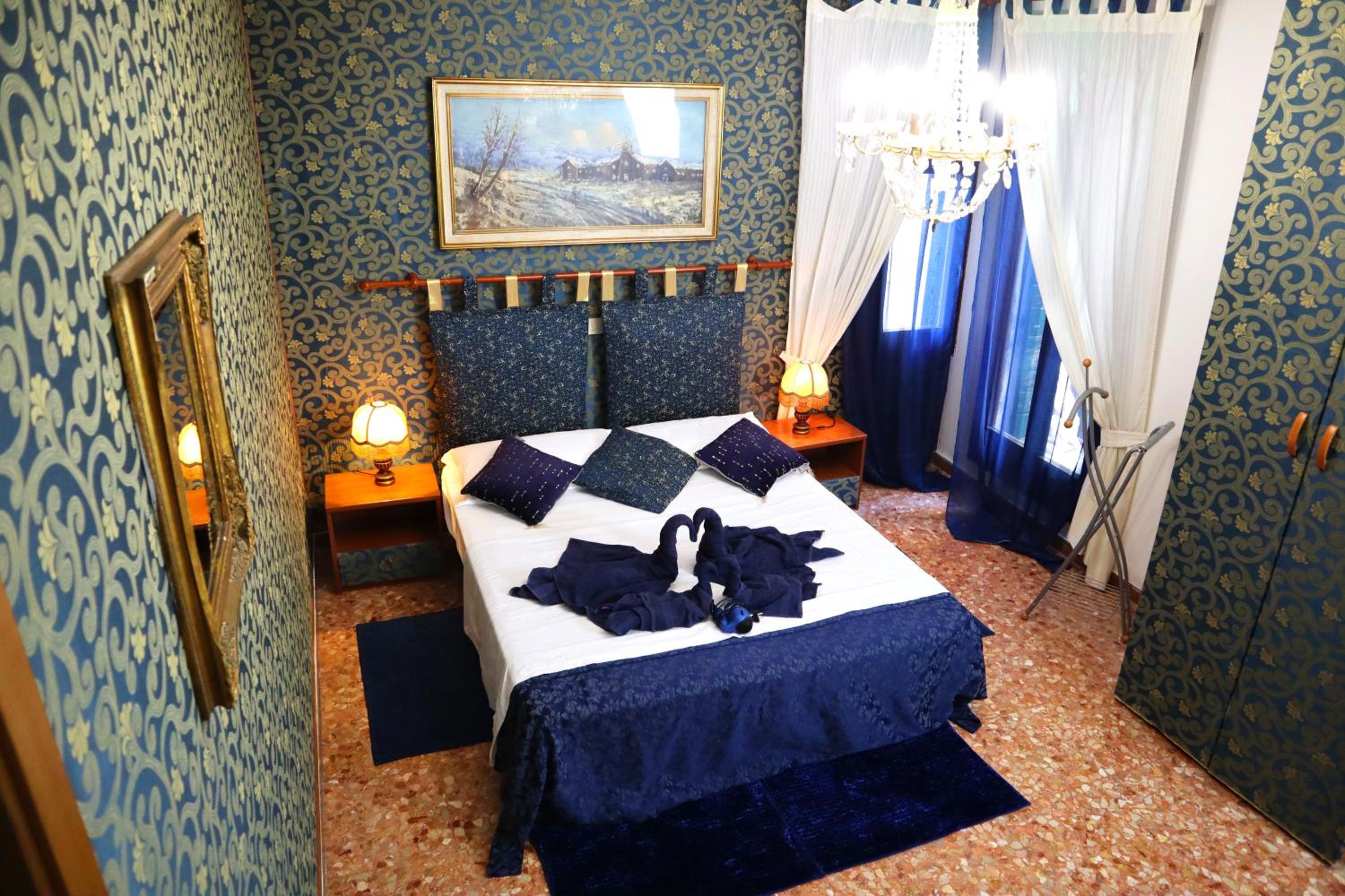 VENICE RAINBOW APARTMENT (RIALTO)