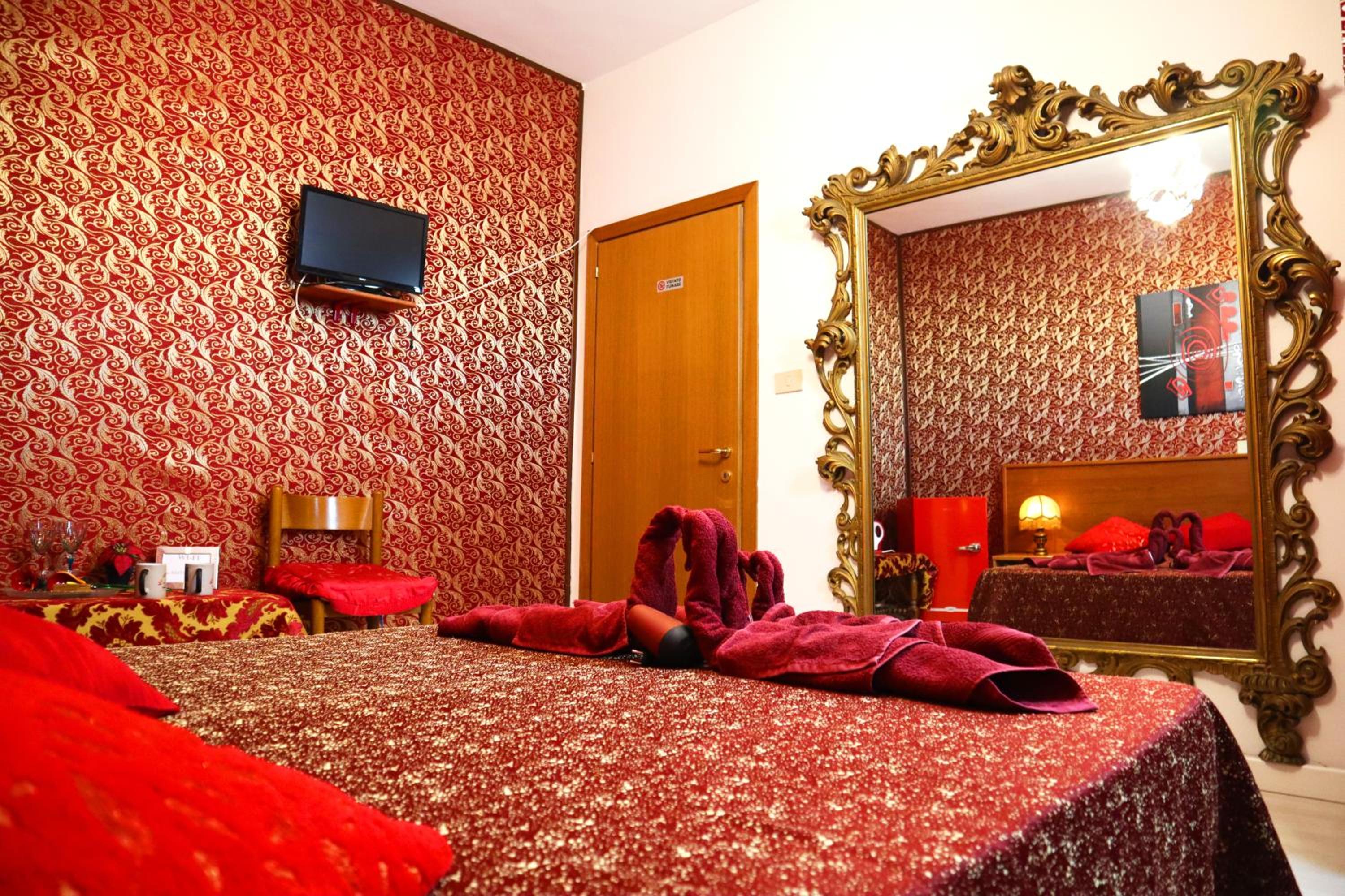 VENICE RAINBOW APARTMENT (RIALTO)