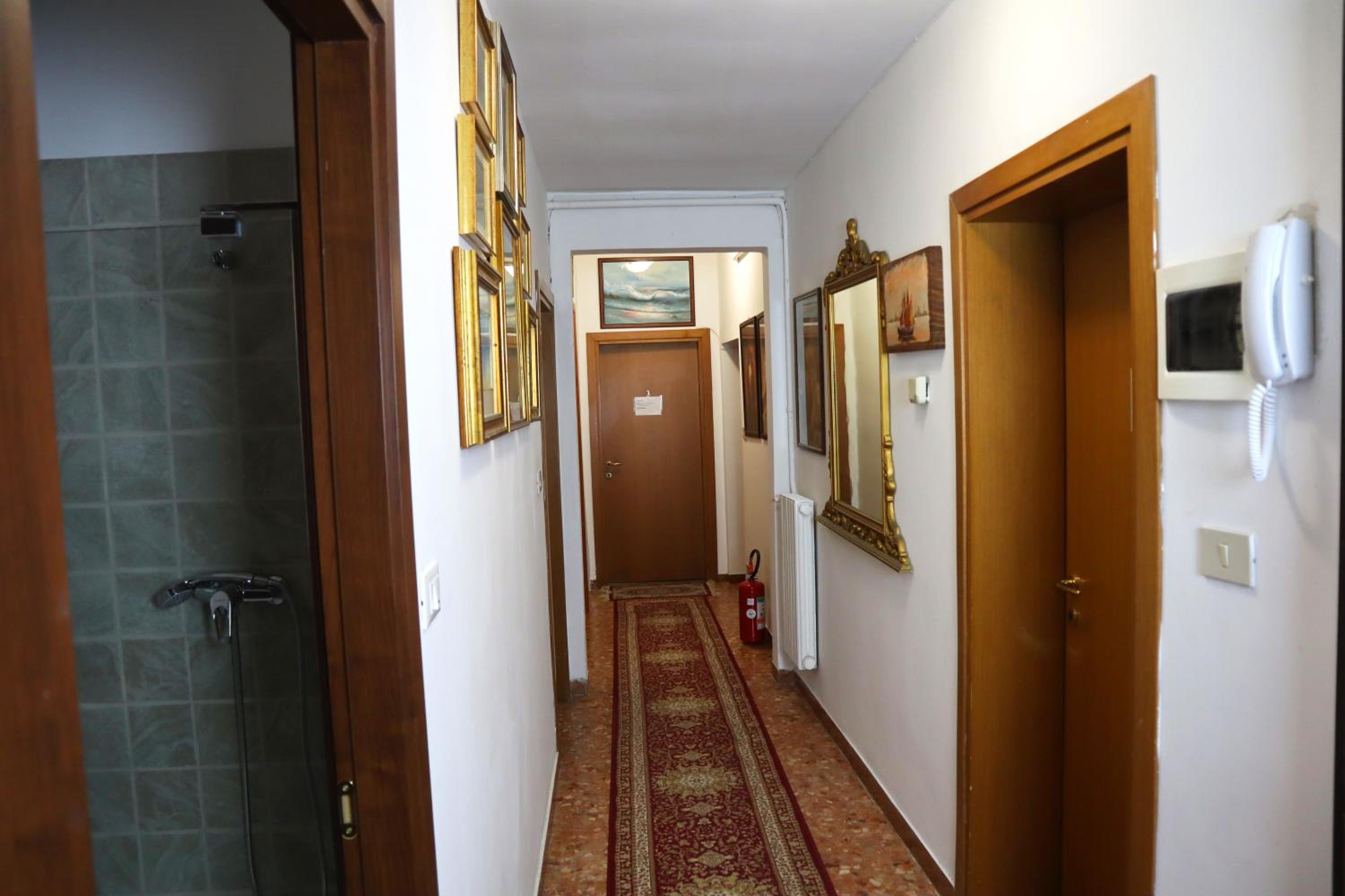 VENICE RAINBOW APARTMENT (RIALTO)