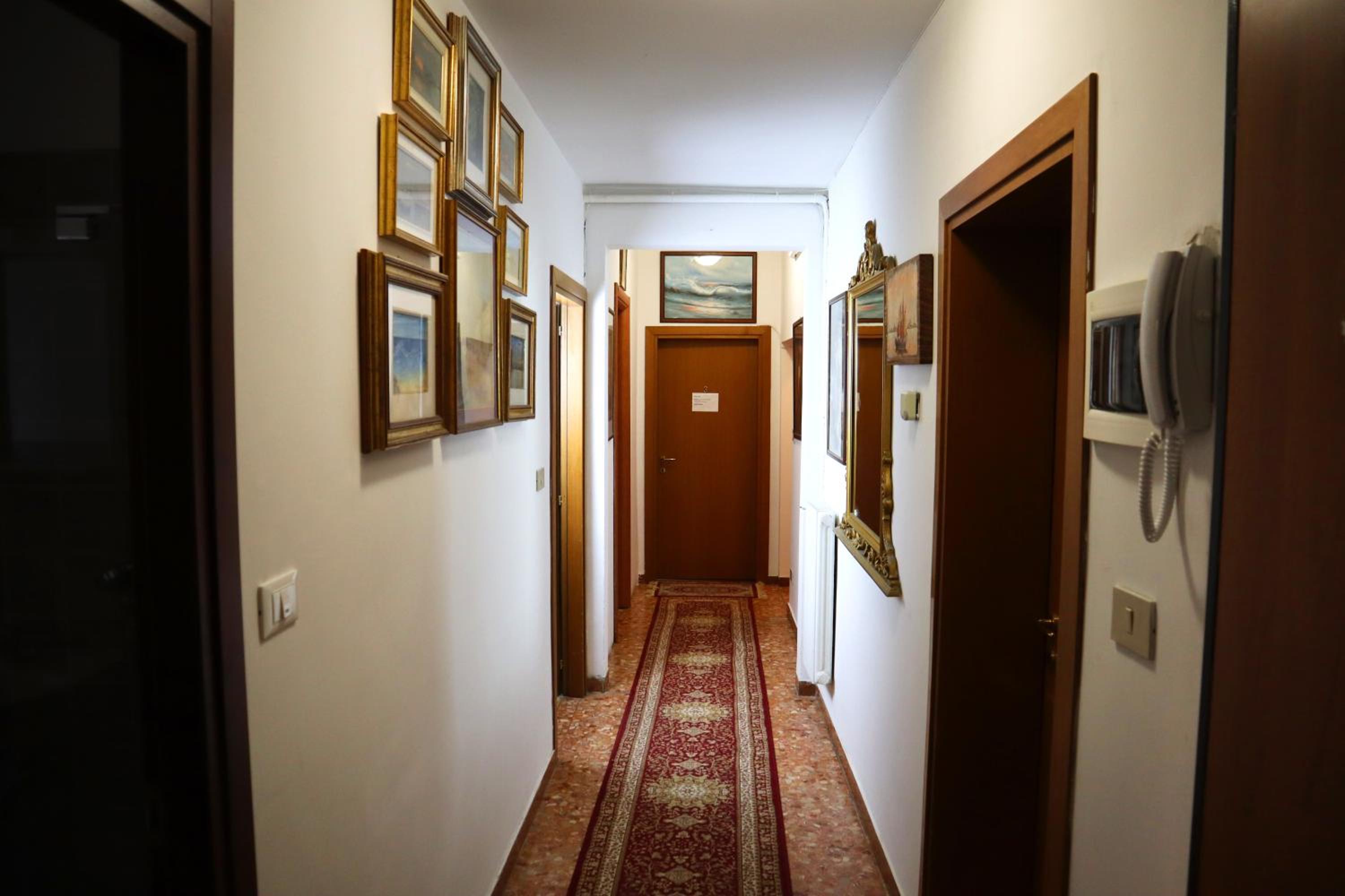 VENICE RAINBOW APARTMENT (RIALTO)