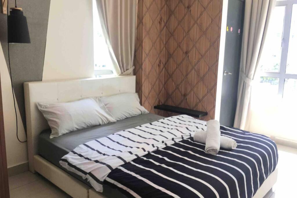 8pax Mount austin Midori Green homestay