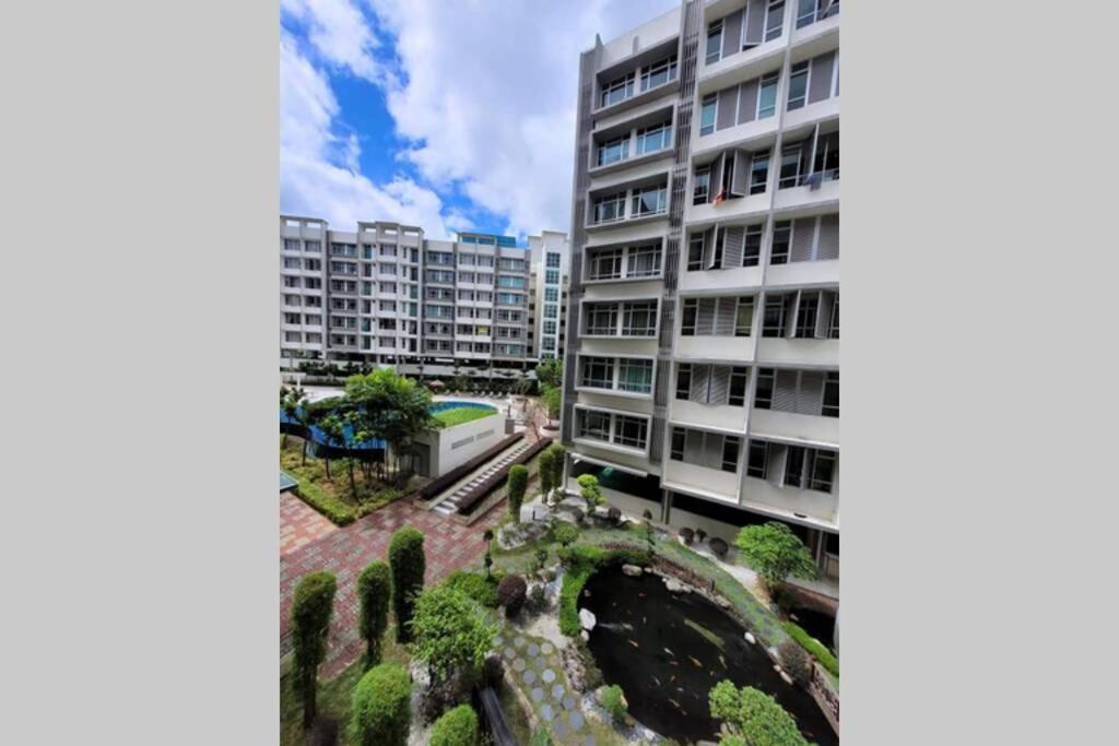 8pax Mount austin Midori Green homestay