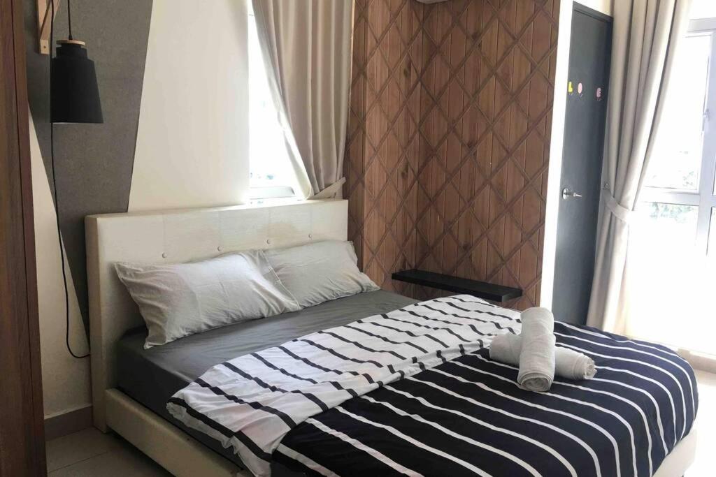 8pax Mount austin Midori Green homestay