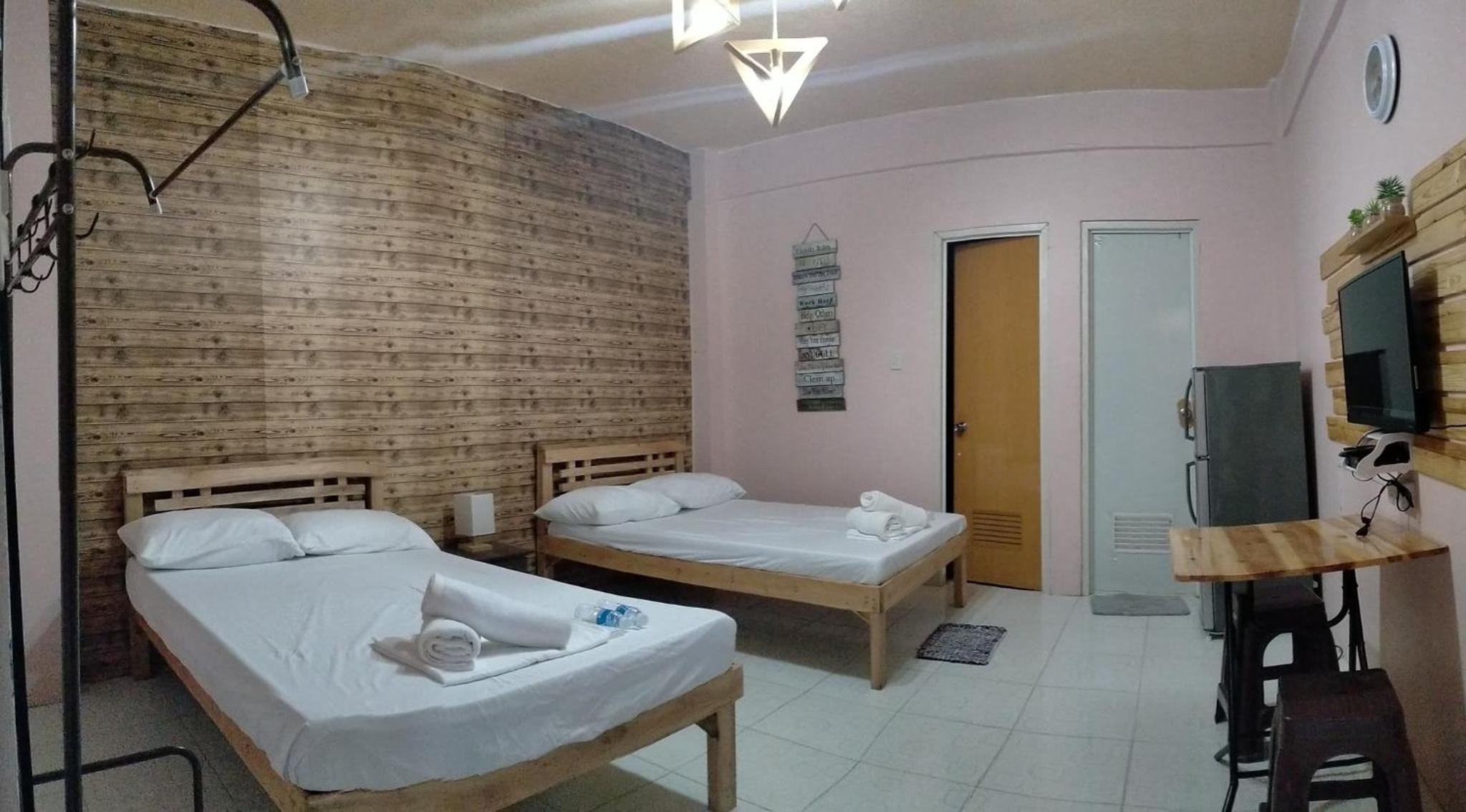 DJCI Apartelle Walk to Robinson & NE Pacific Mall 3 Min to SM Cabanatuan view 2