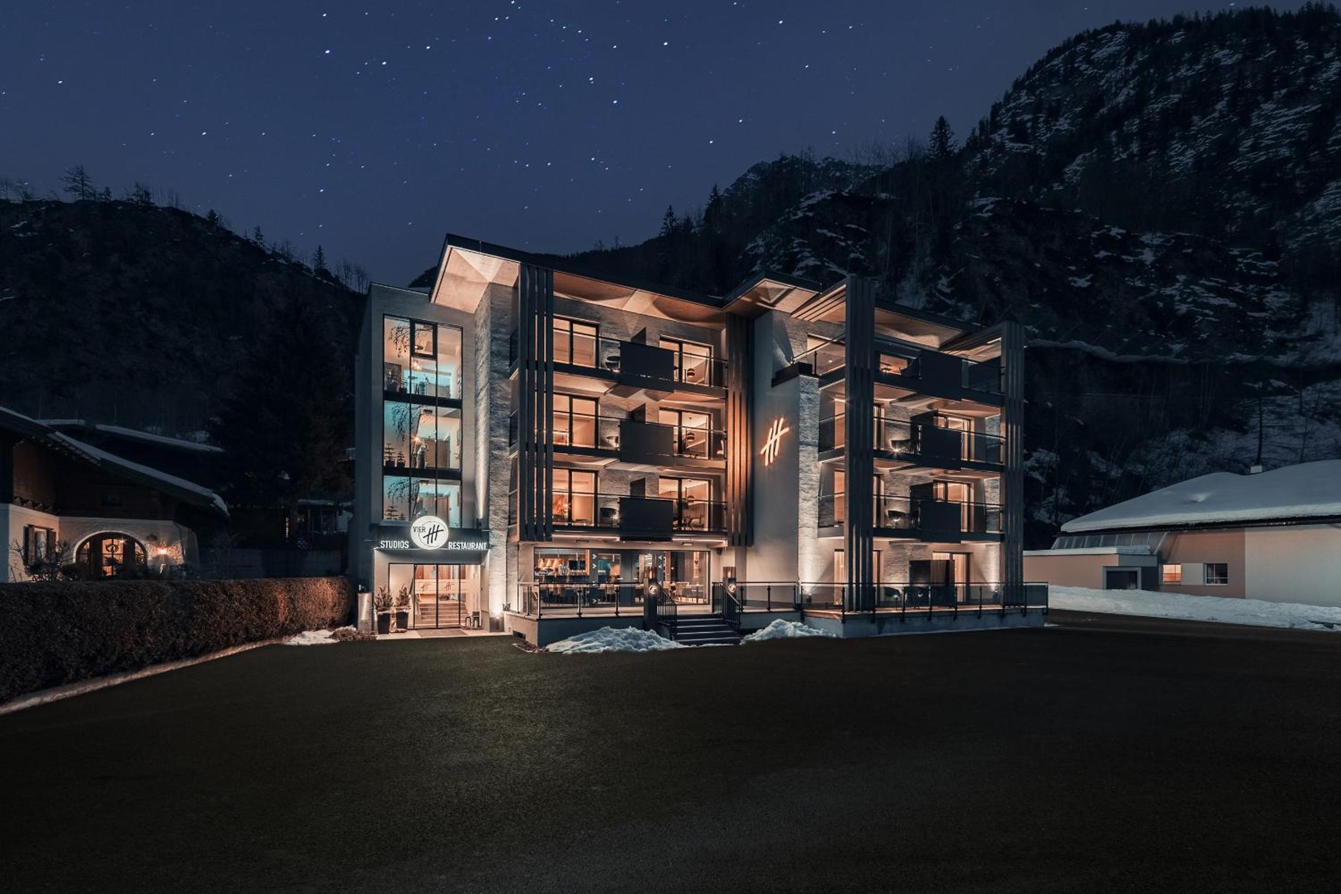 Hotel VIER Studios & Restaurant