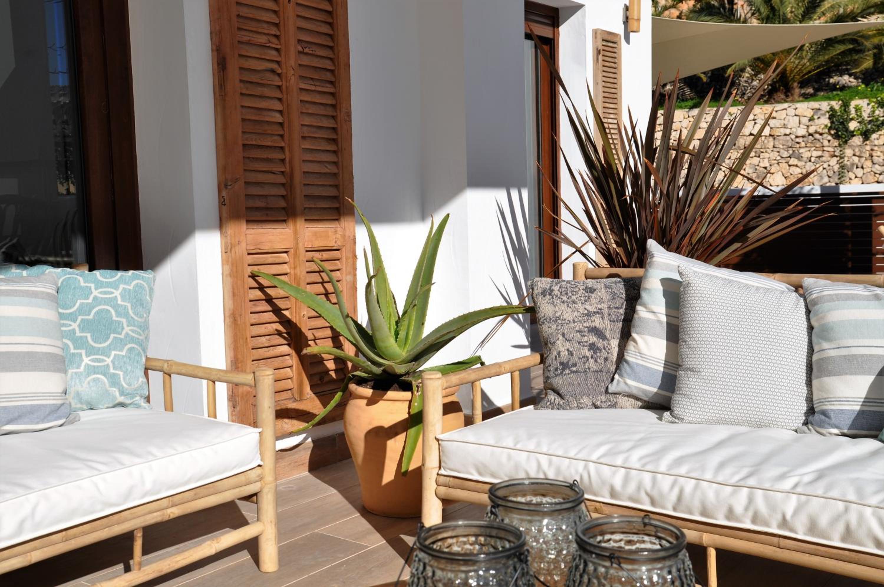 VILLA AZURO Spectacular IBIZA style Villa with heated private pool near PADEL court view 5