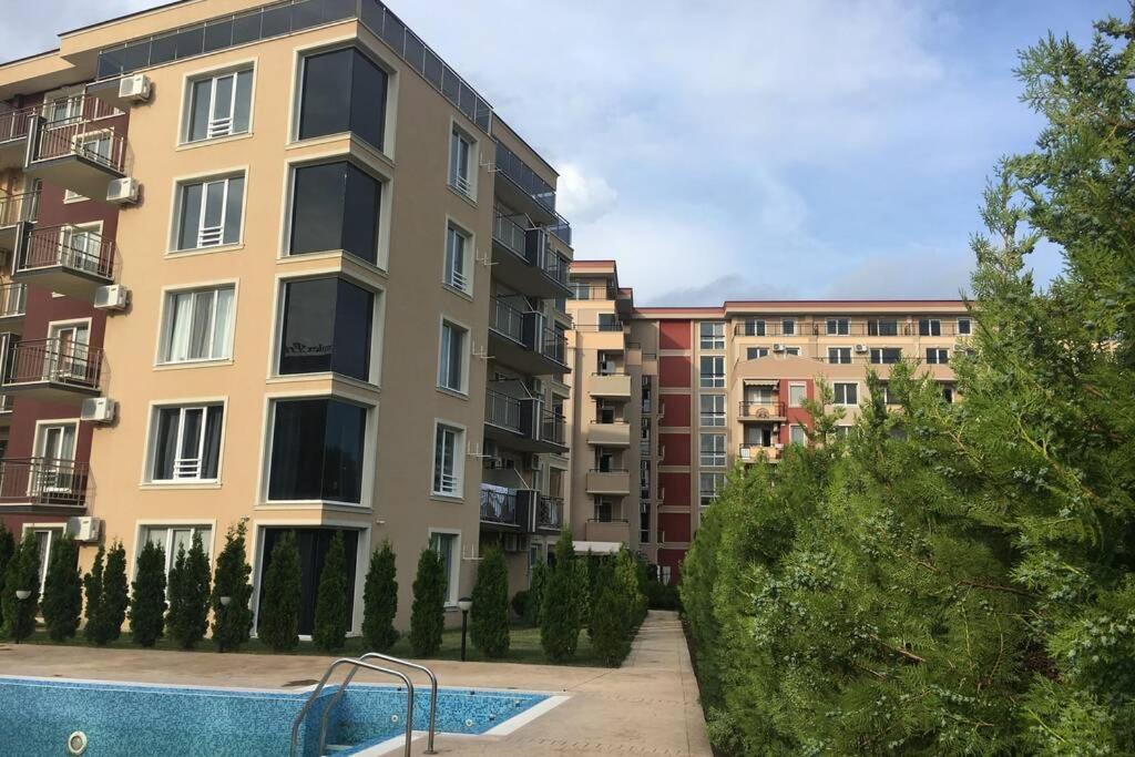 VIP VISION - 214 entire flat 2 beds two baths view 3