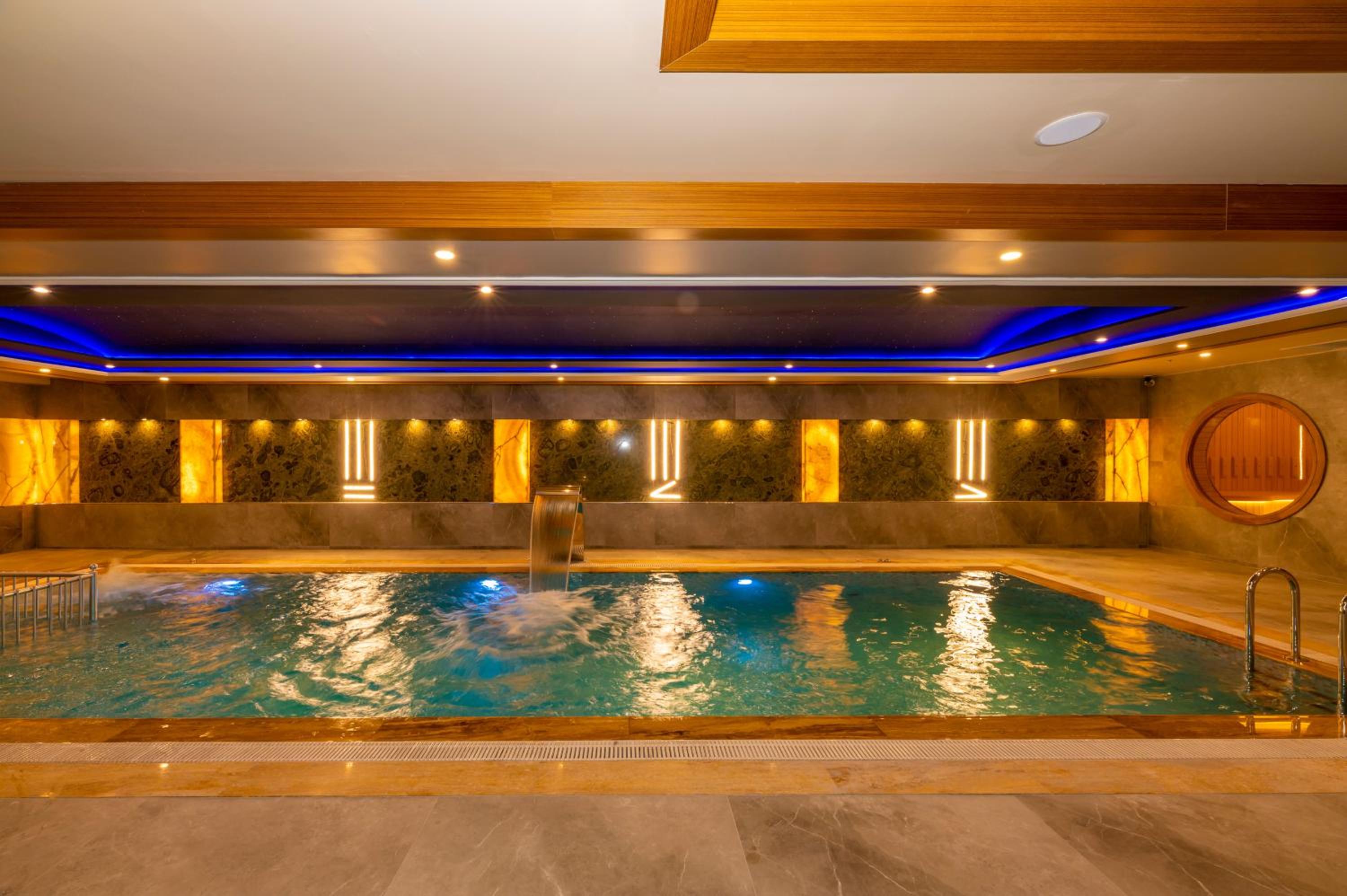 Ramada By Wyndham Istanbul Pera Taksim - Image 15