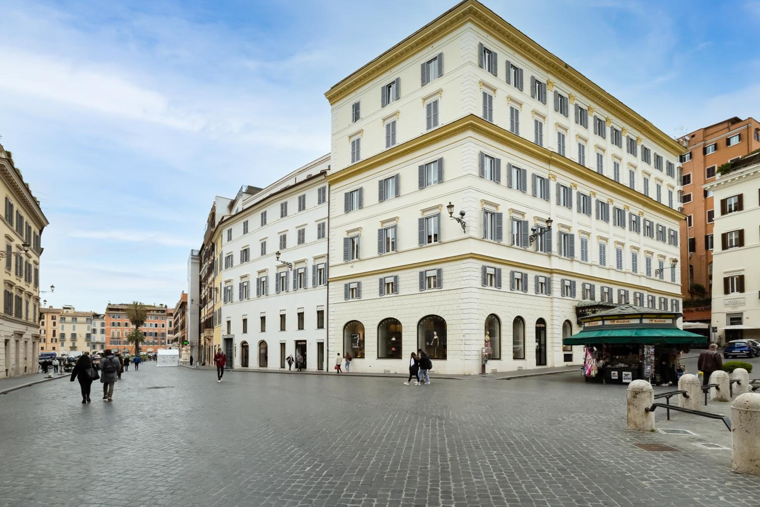 BDC - Spanish Steps Gold 2bdr suite