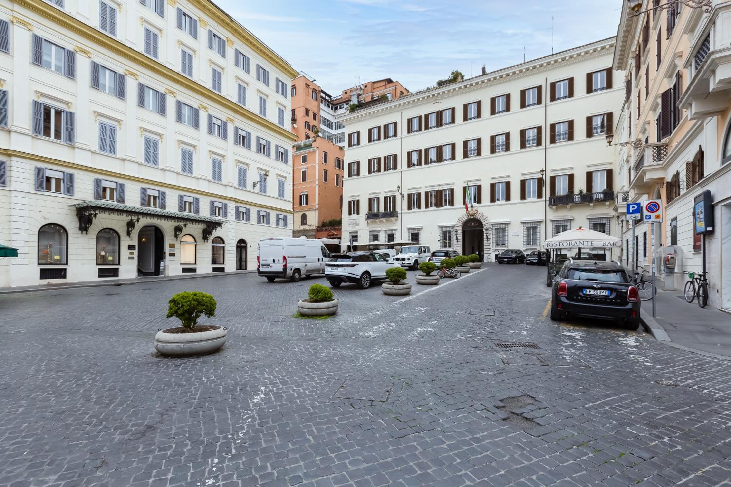 BDC - Spanish Steps Gold 2bdr suite