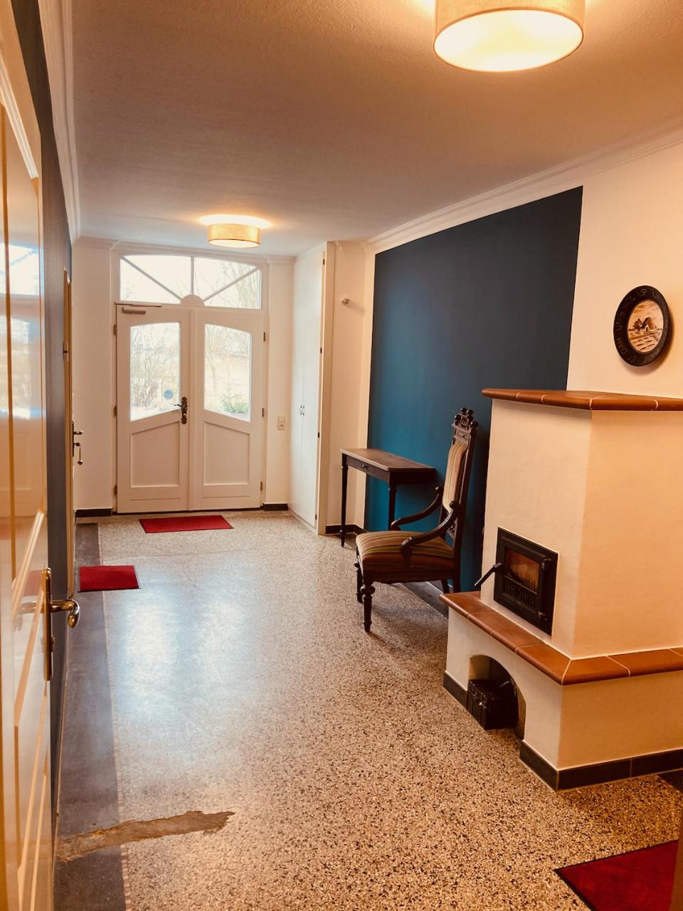 Lobby & Reception