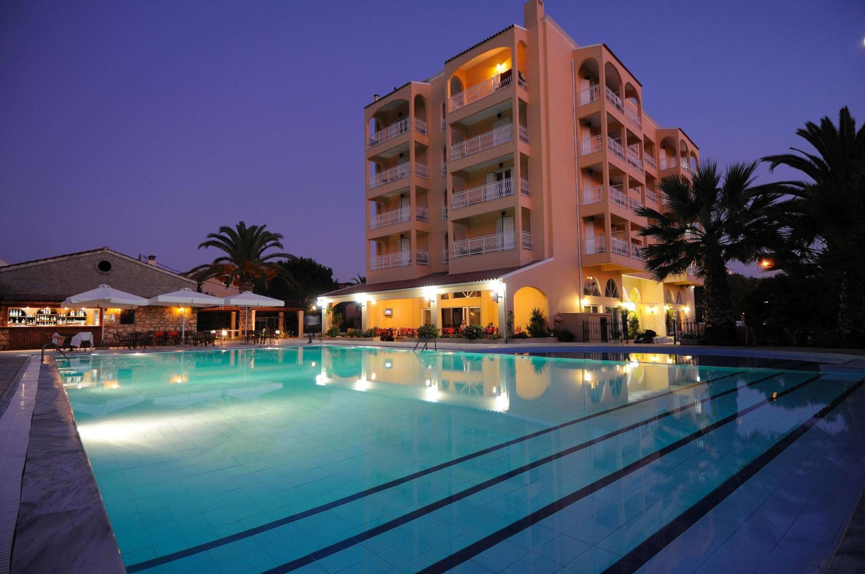 Sunset Hotel - Image 2