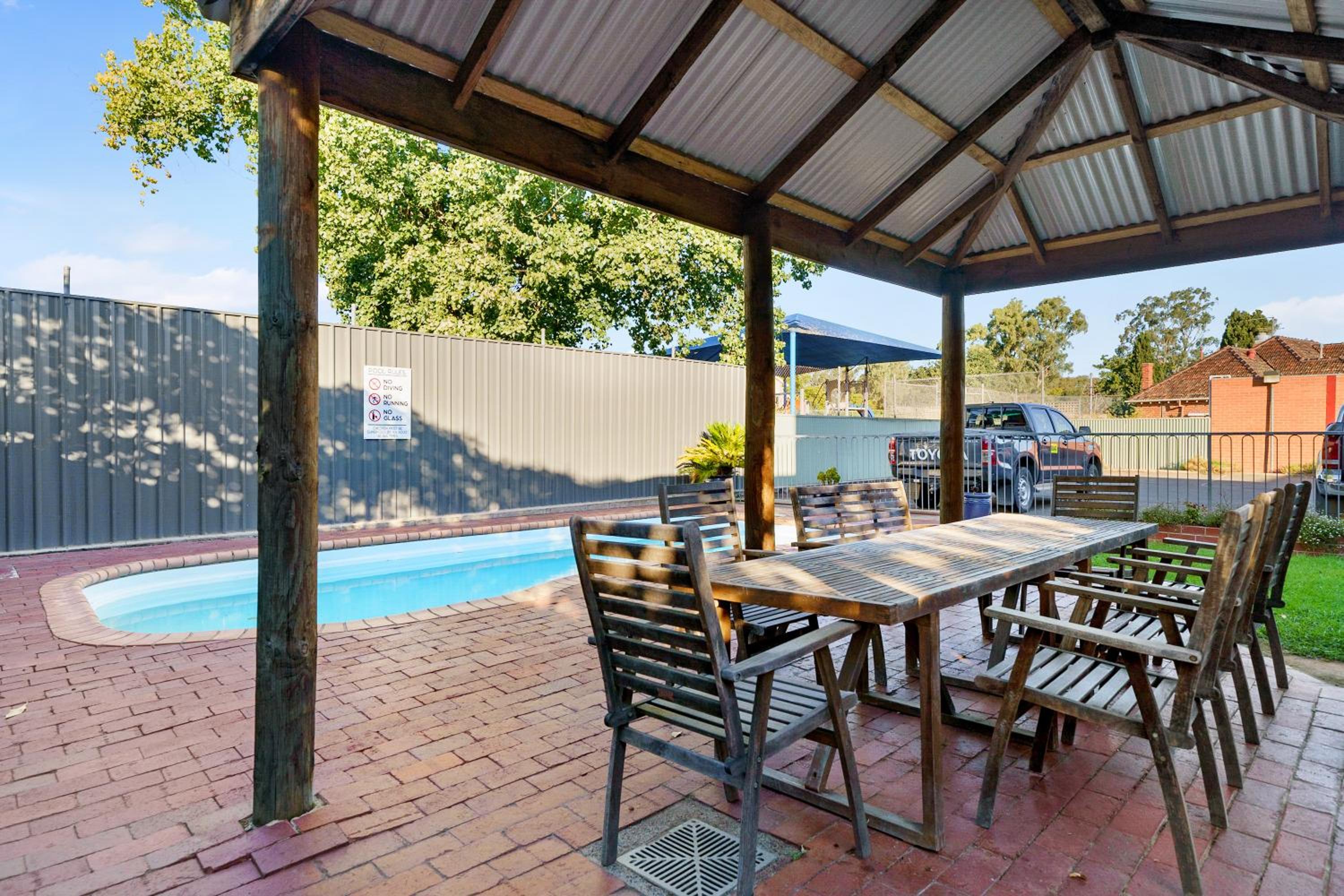 City Reach Motel