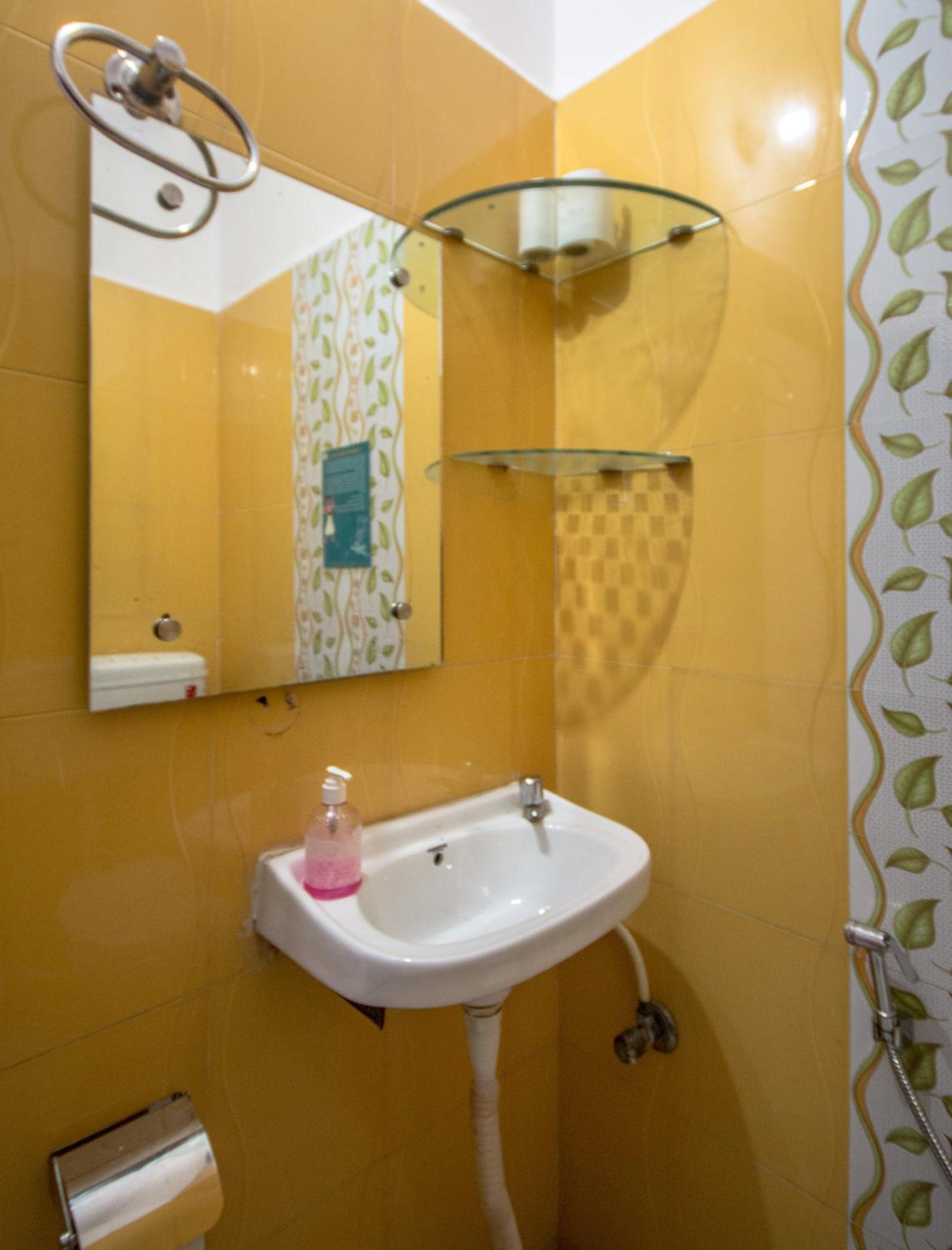 Friends Guest House & Hostel- near TAJ MAHAL