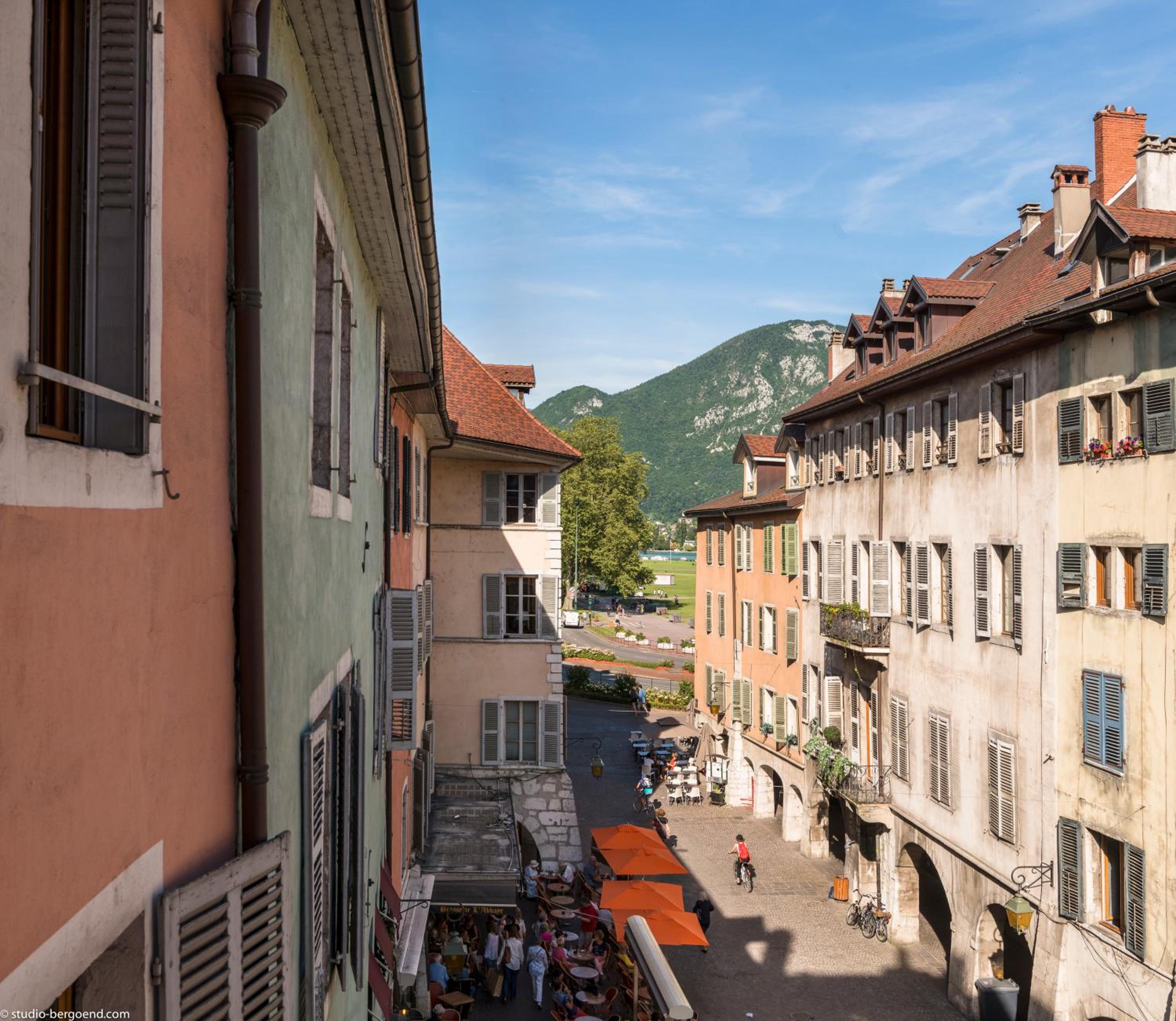 Annecy Historical Center - 165 square meter - 3 bedrooms & 3 bathrooms