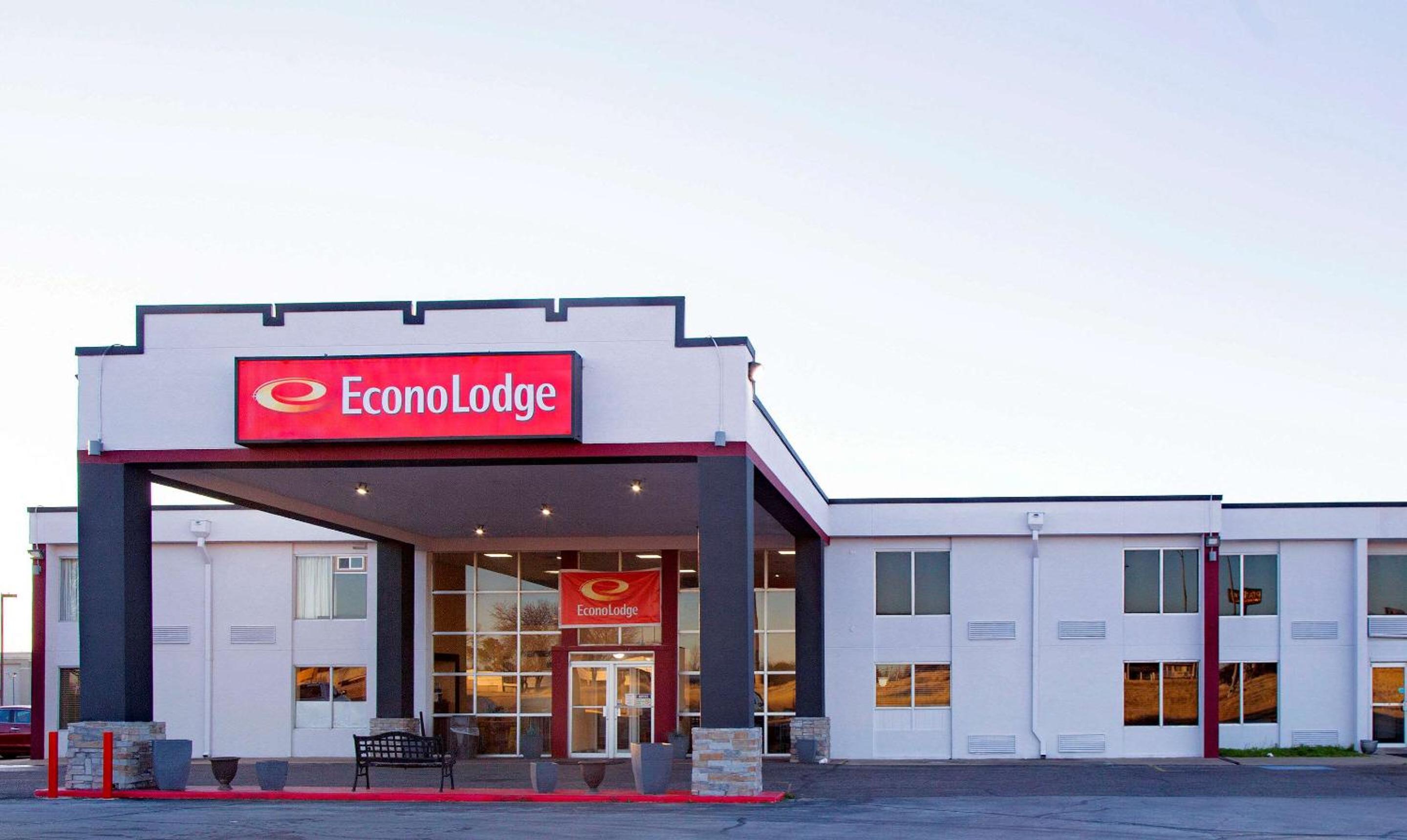 Econo Lodge Ardmore view 3