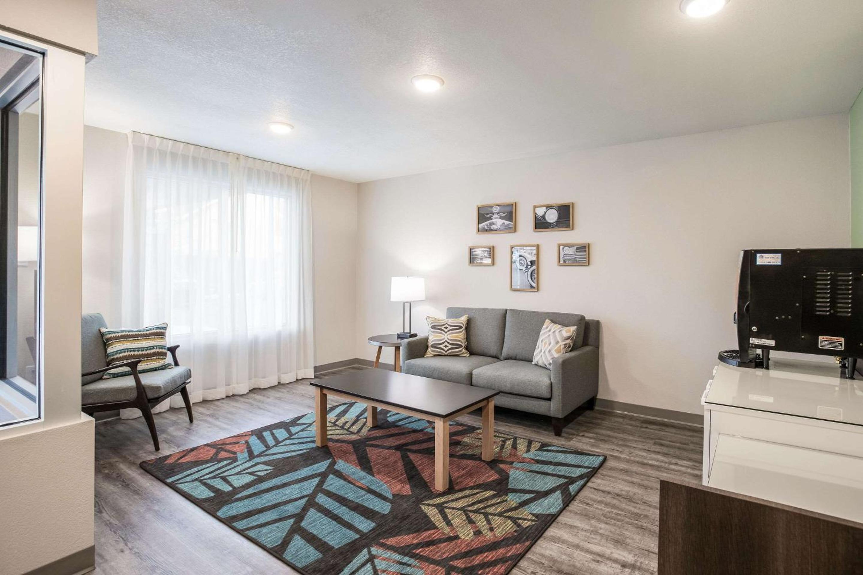 WoodSpring Suites Detroit Madison Heights view 5