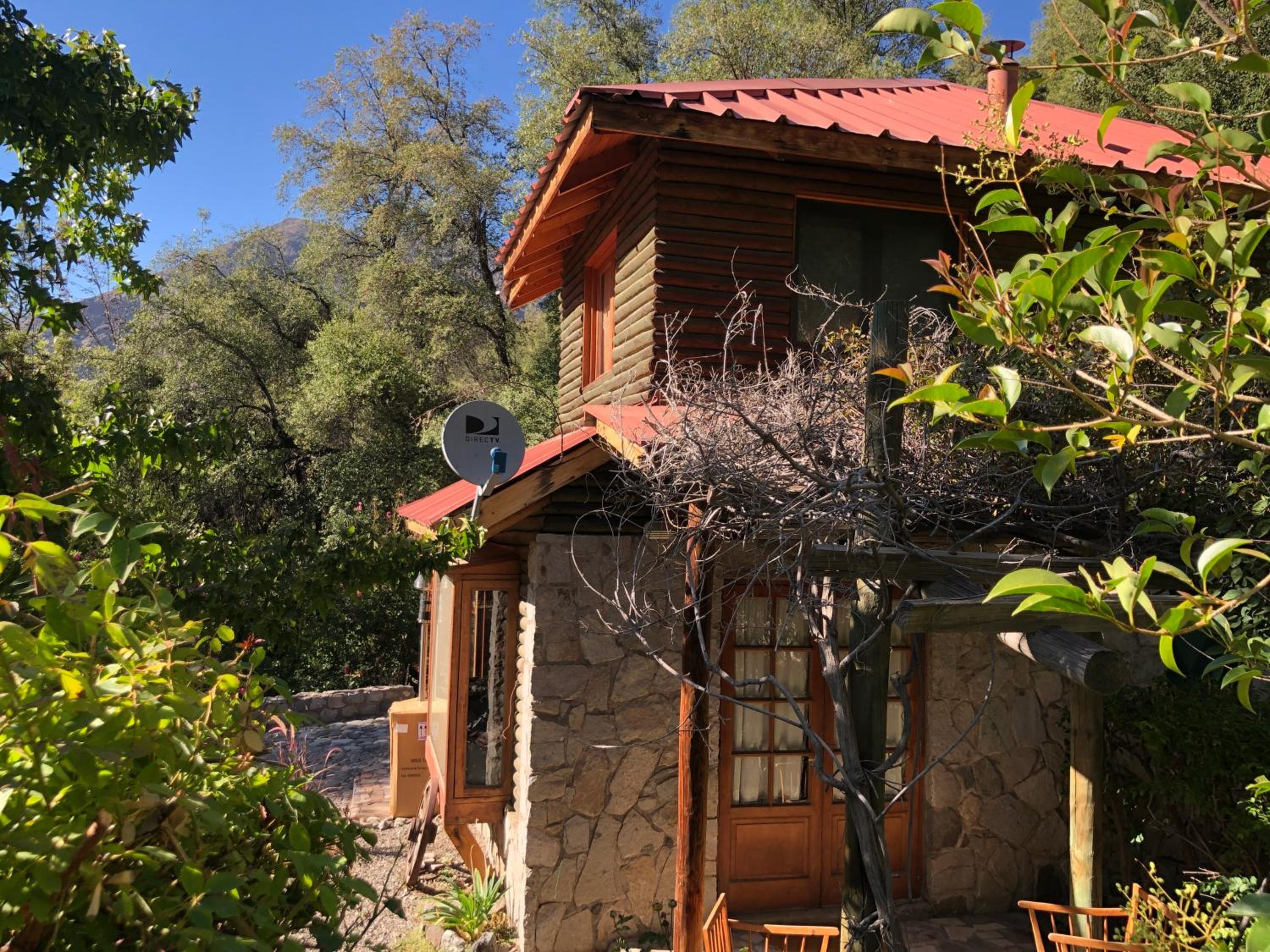 Casa de Montaña inmersa en Bosque Nativo